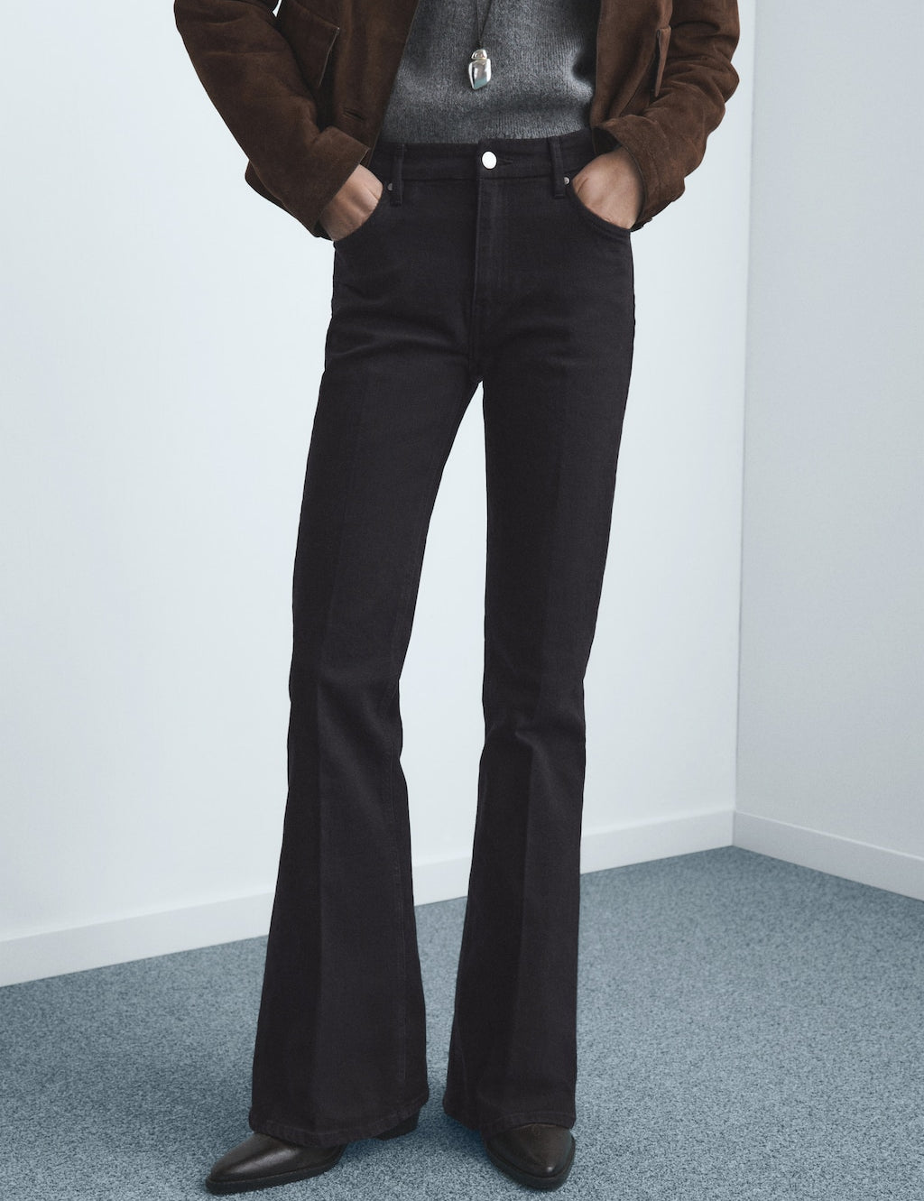 Mango jeans violeta in black denim - Image 1