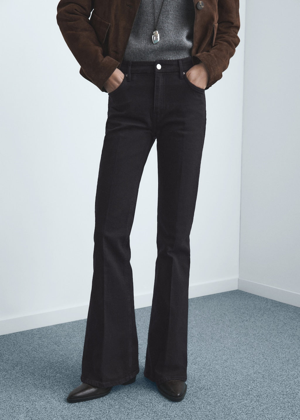 Mango jeans violeta in black denim - Image 1