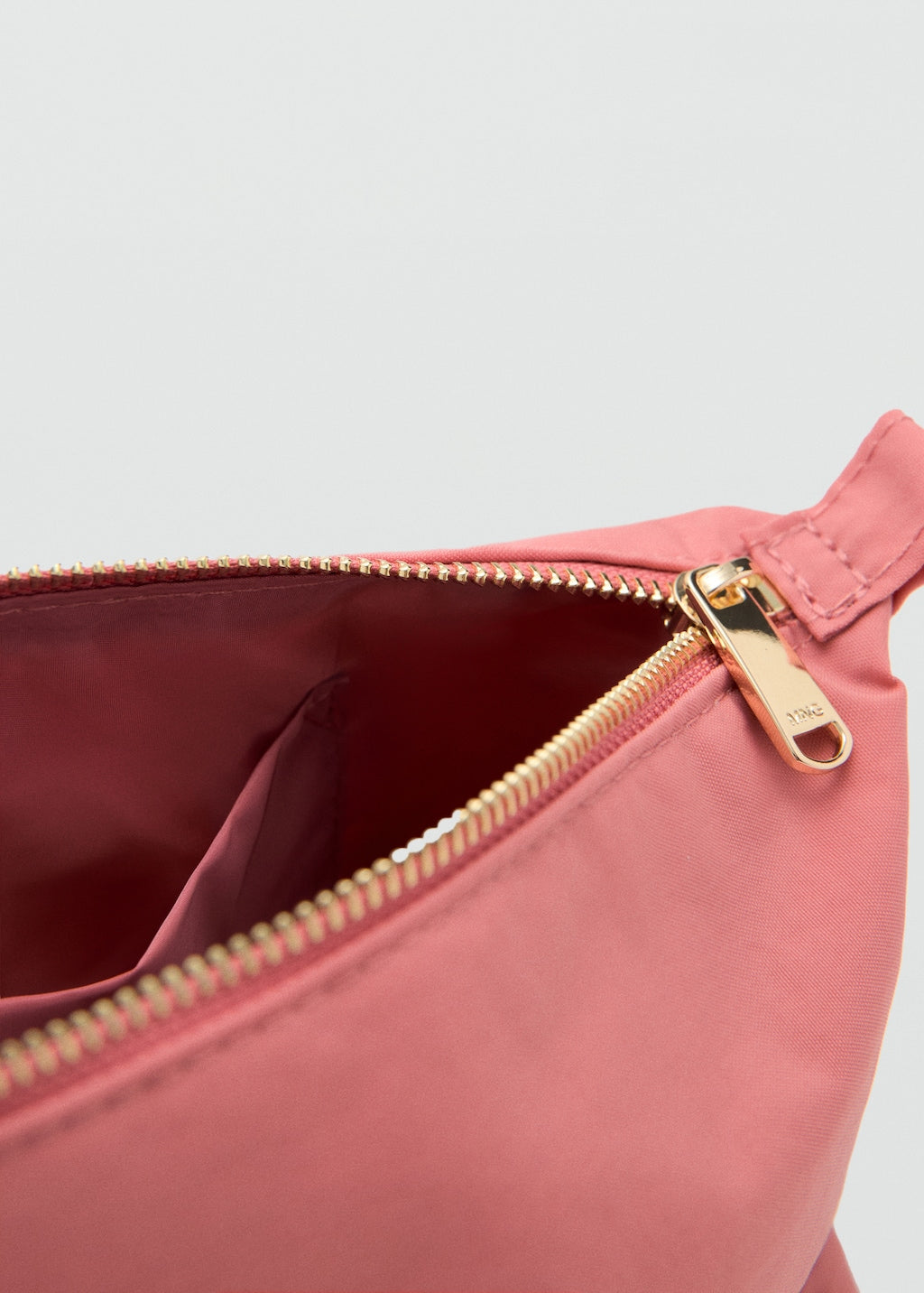 Mango cosmetic bag berry in pink - Image 3