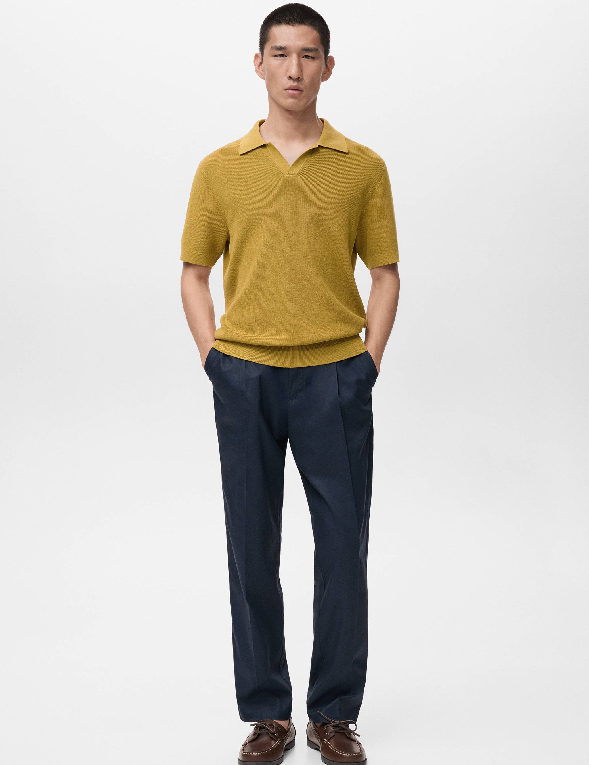 Mango poloshirt lino in color 19-001