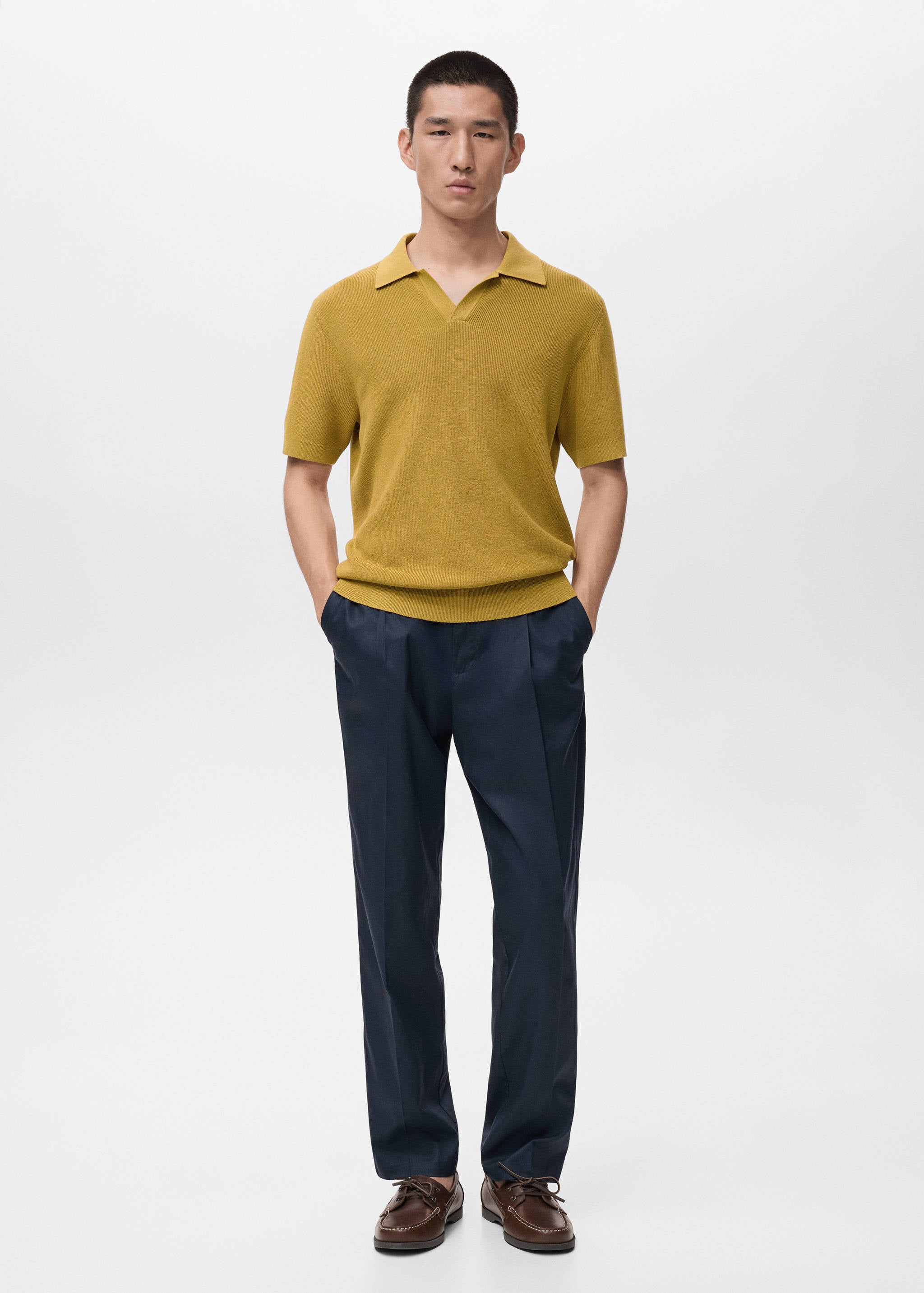 Mango poloshirt lino in color 19-001