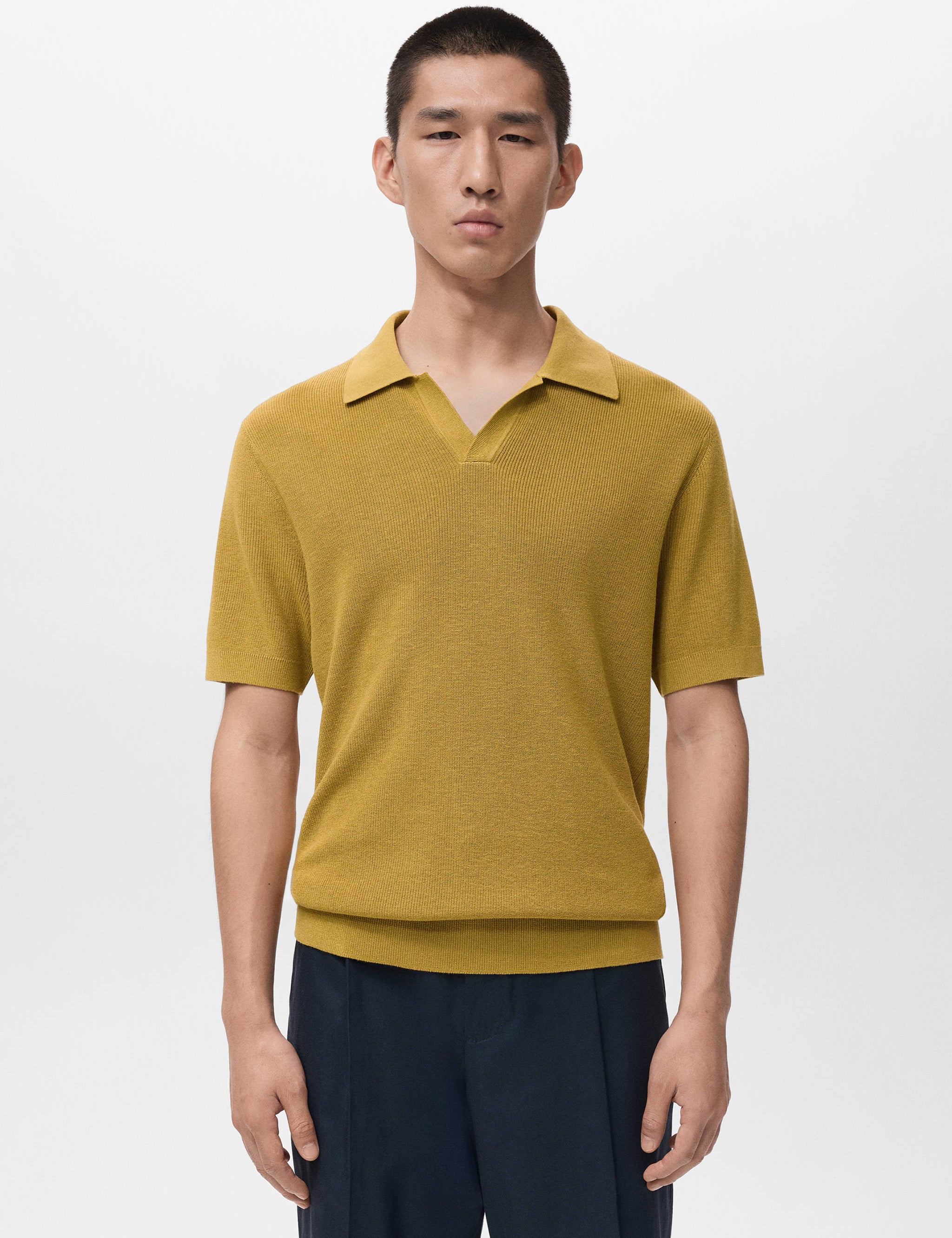 Mango poloshirt lino in color 19-002