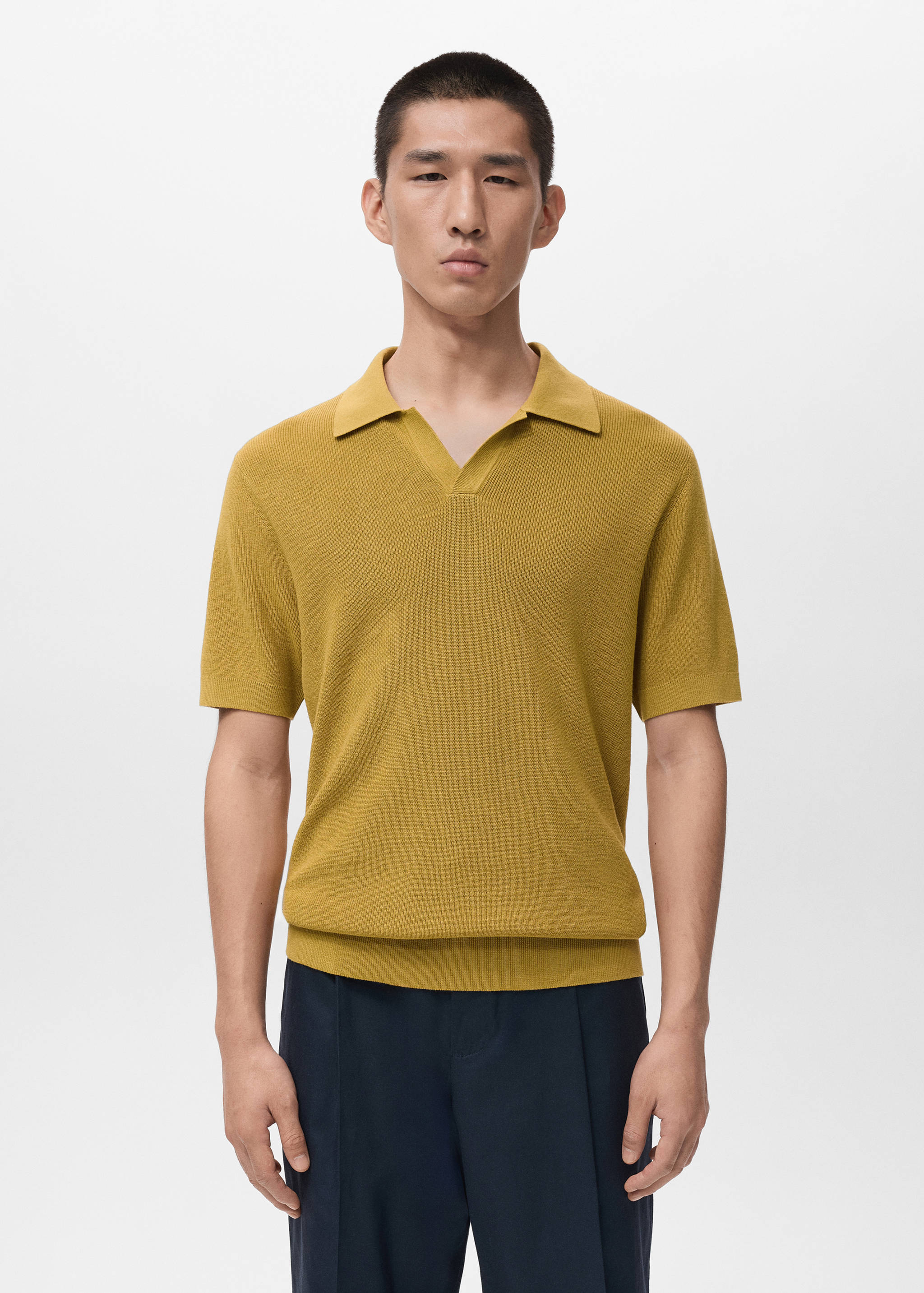 Mango poloshirt lino in color 19-002
