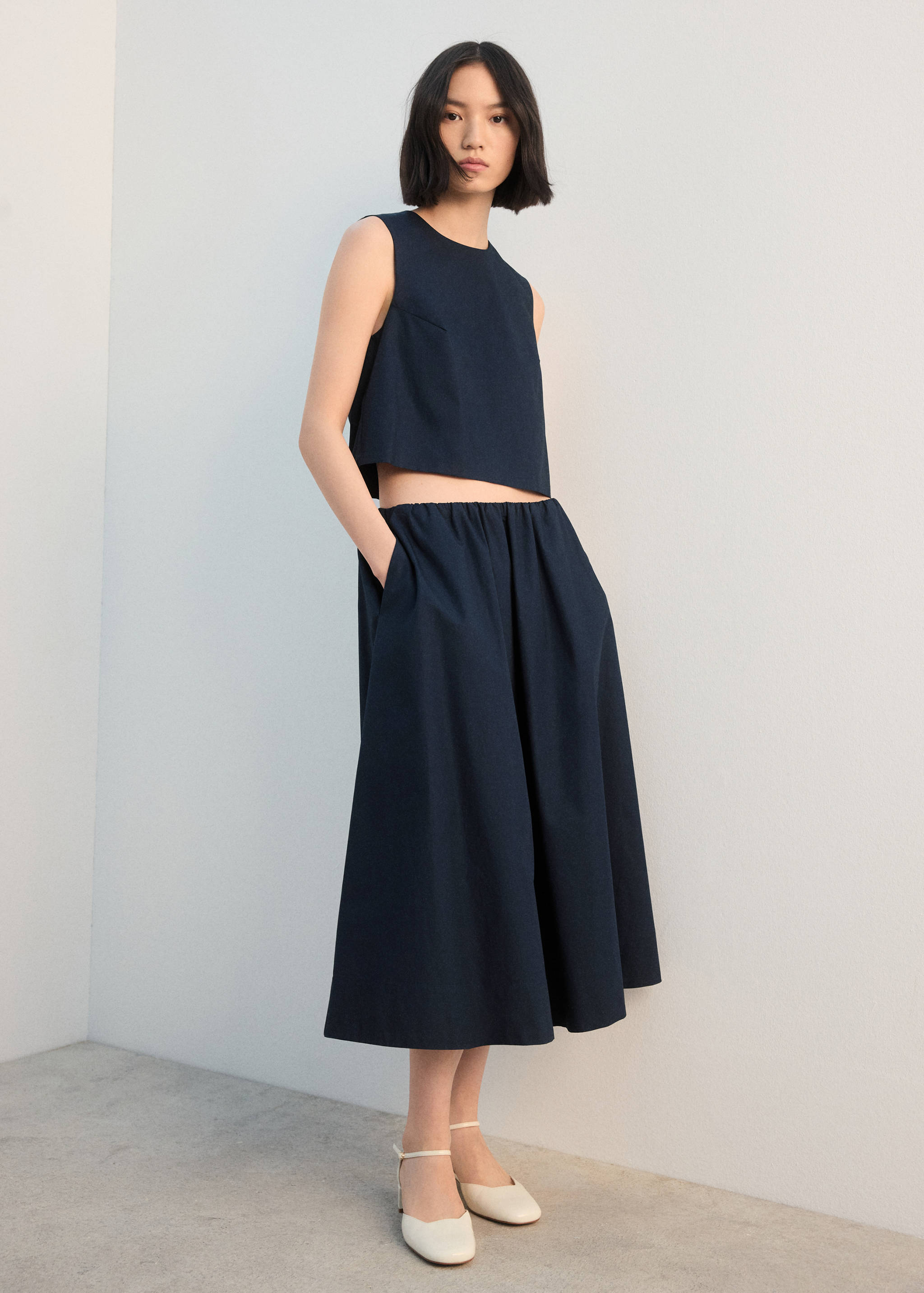 Mango top poppy in navy-001
