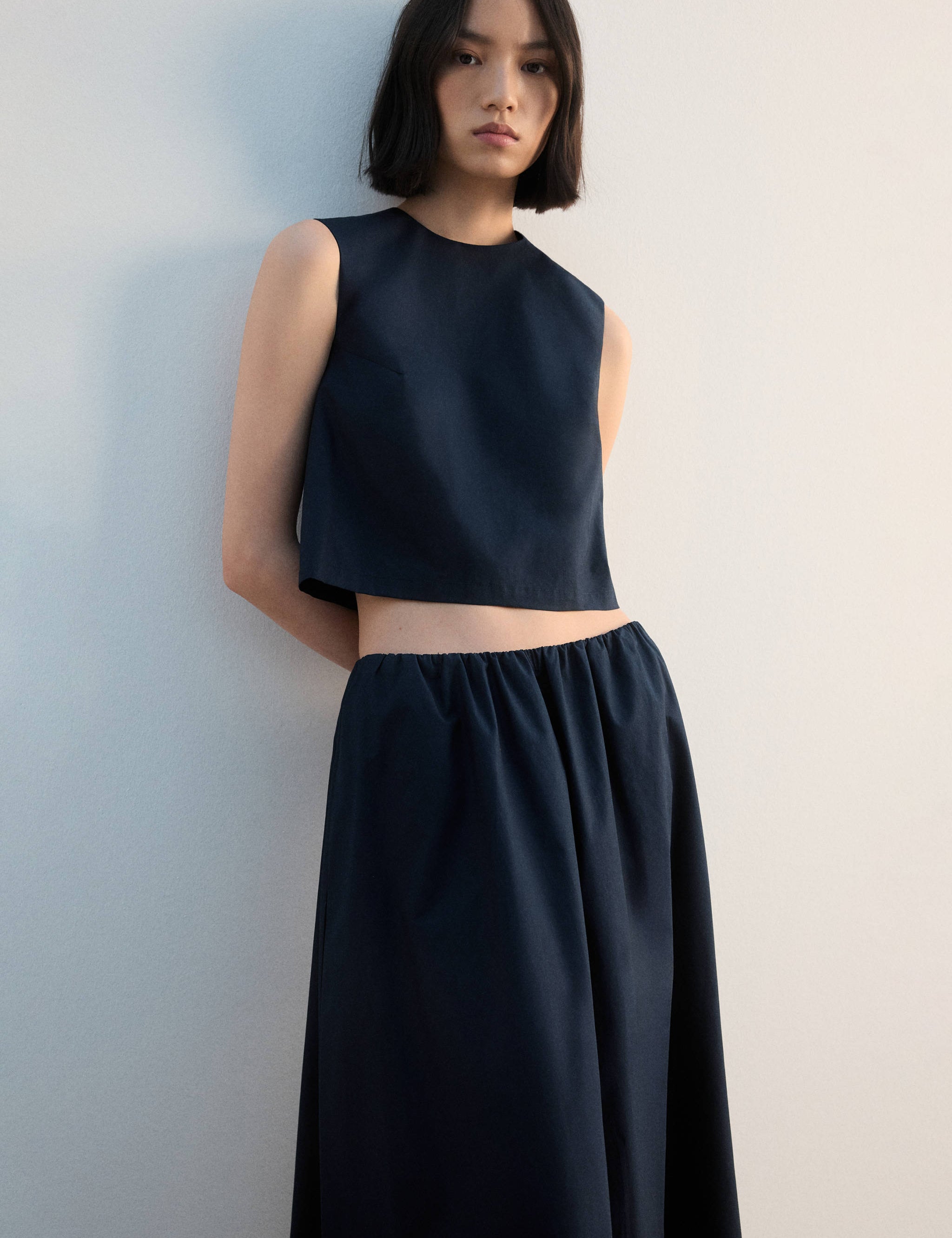 Mango top poppy in navy-002