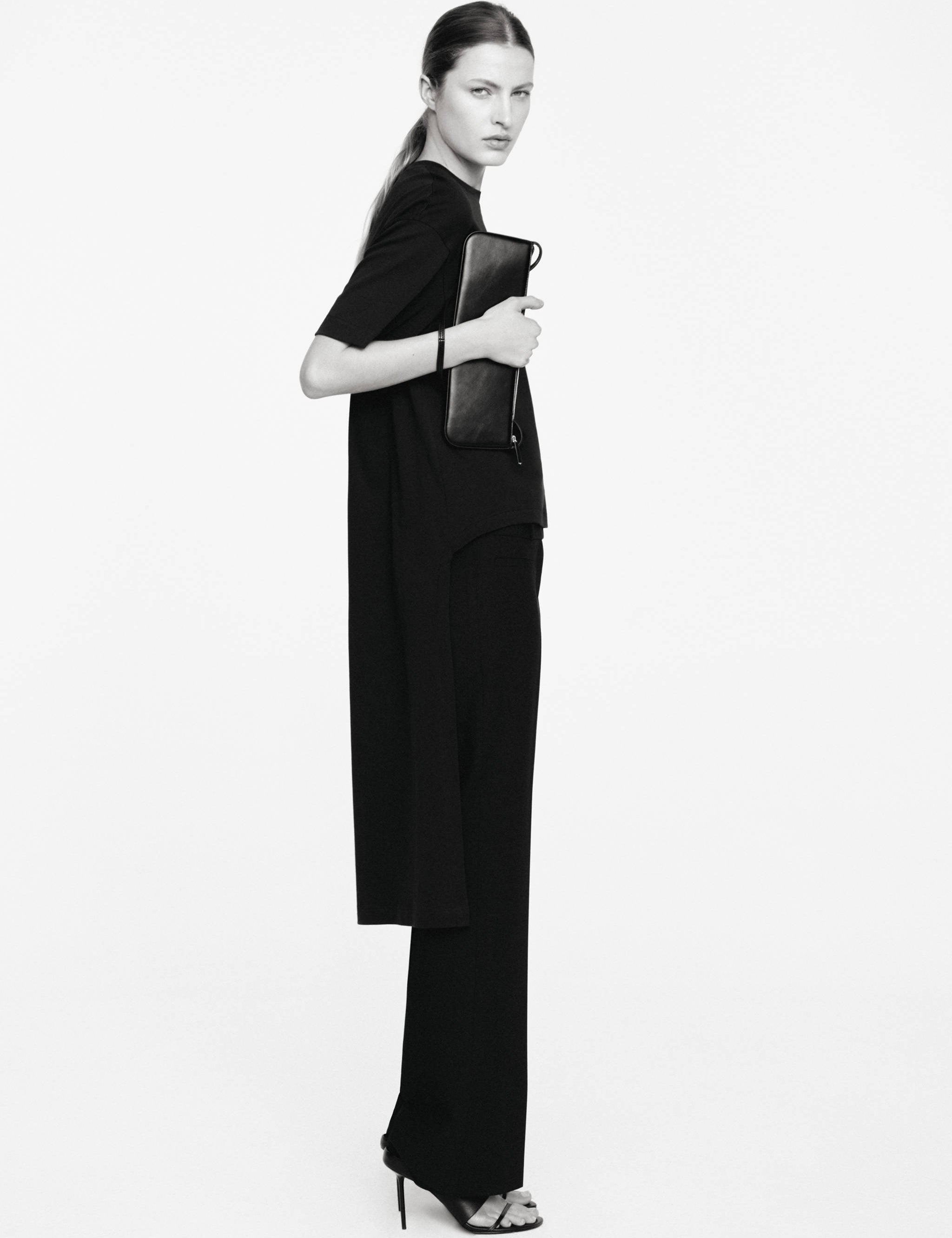 Mango t-shirt iris in black-001