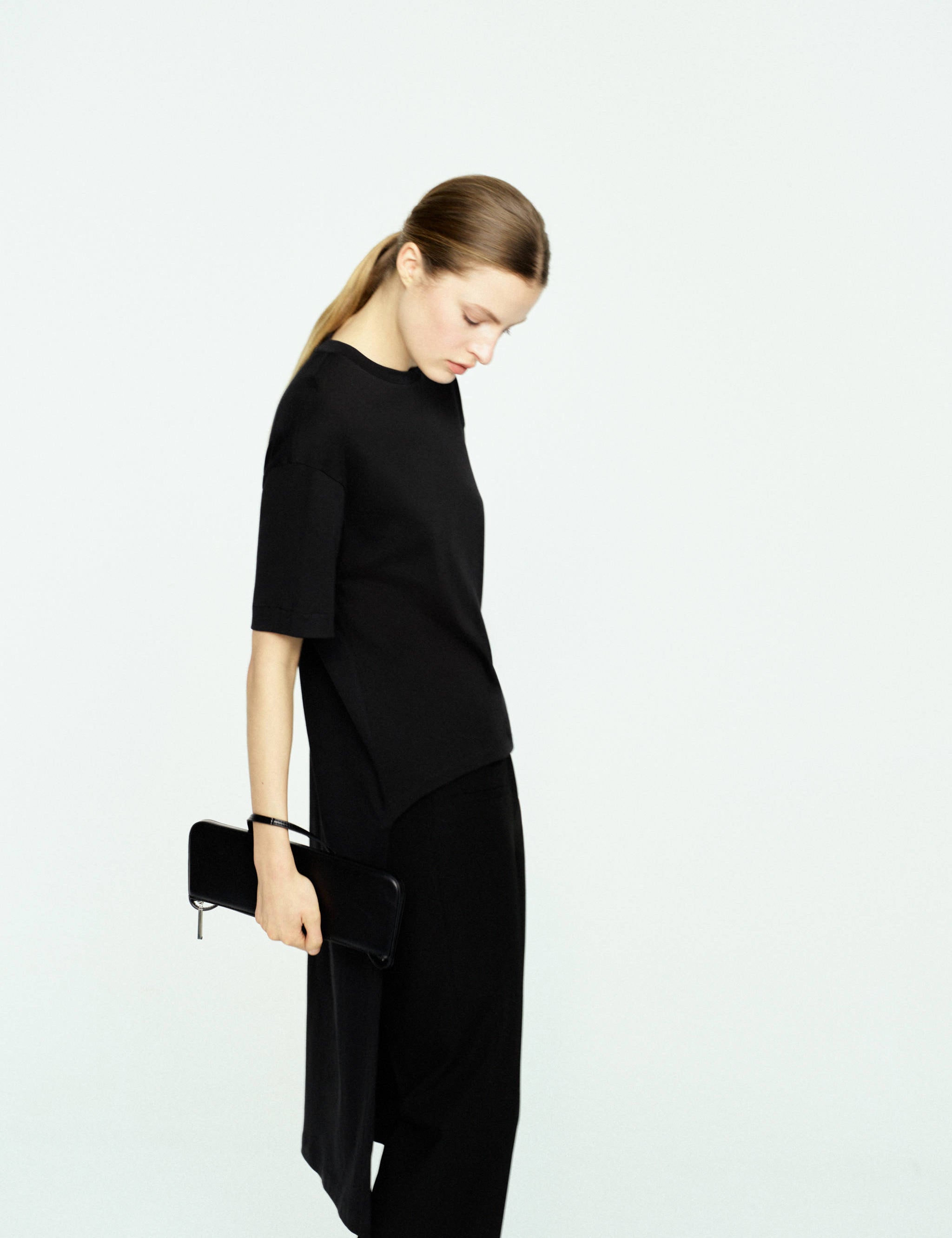 Mango t-shirt iris in black-002