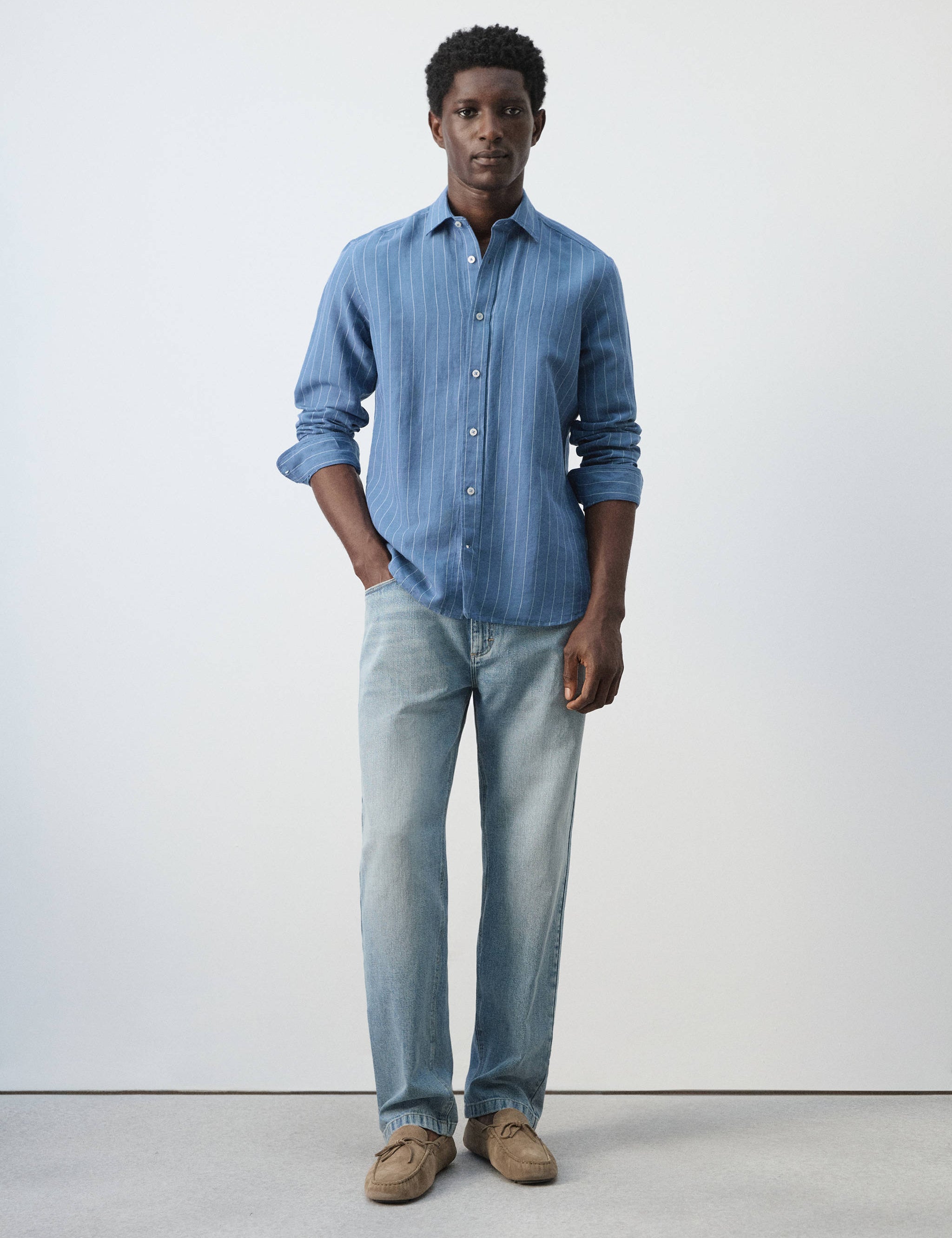 Mango shirt rug in ink-001