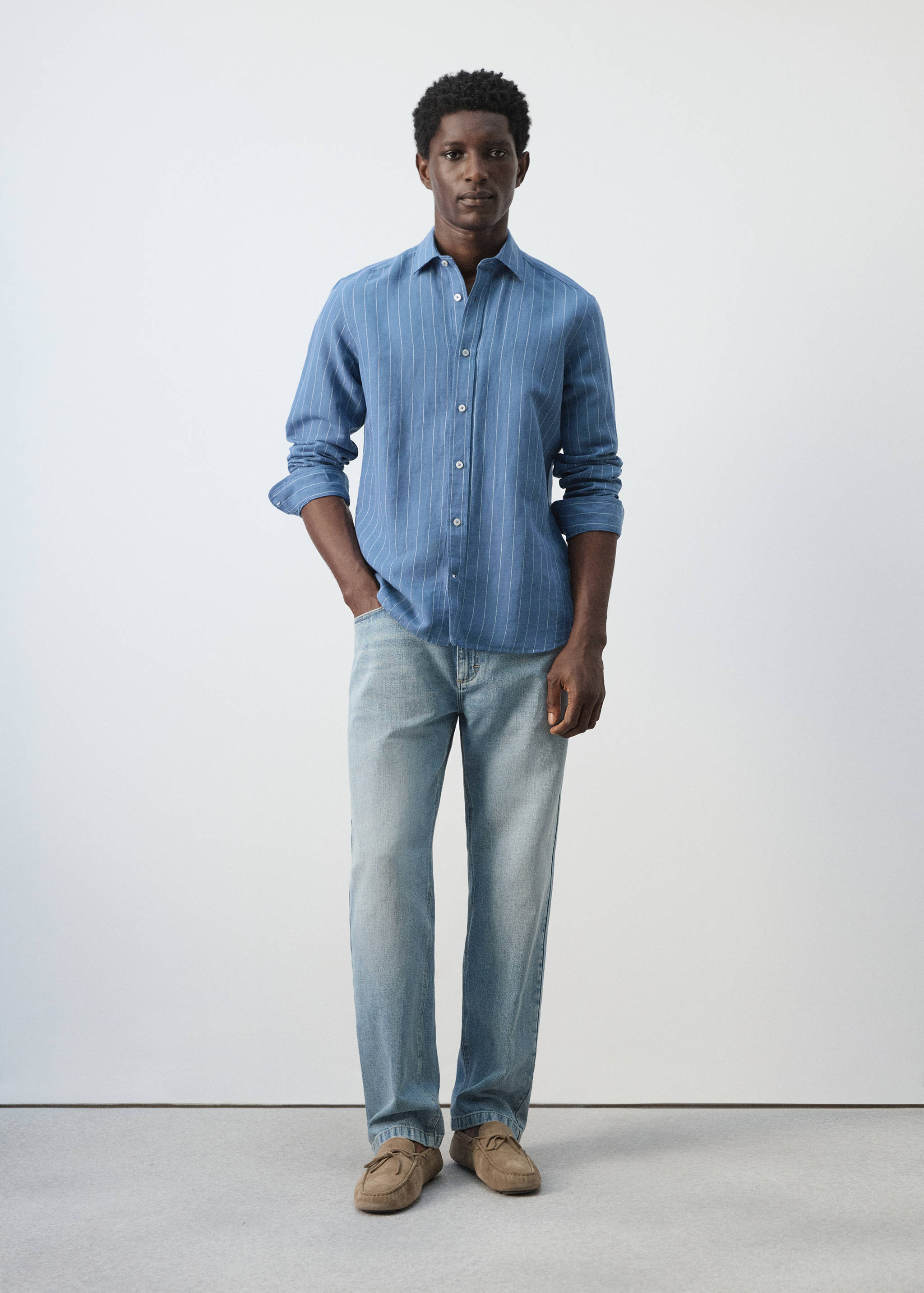 Mango shirt rug in ink-001