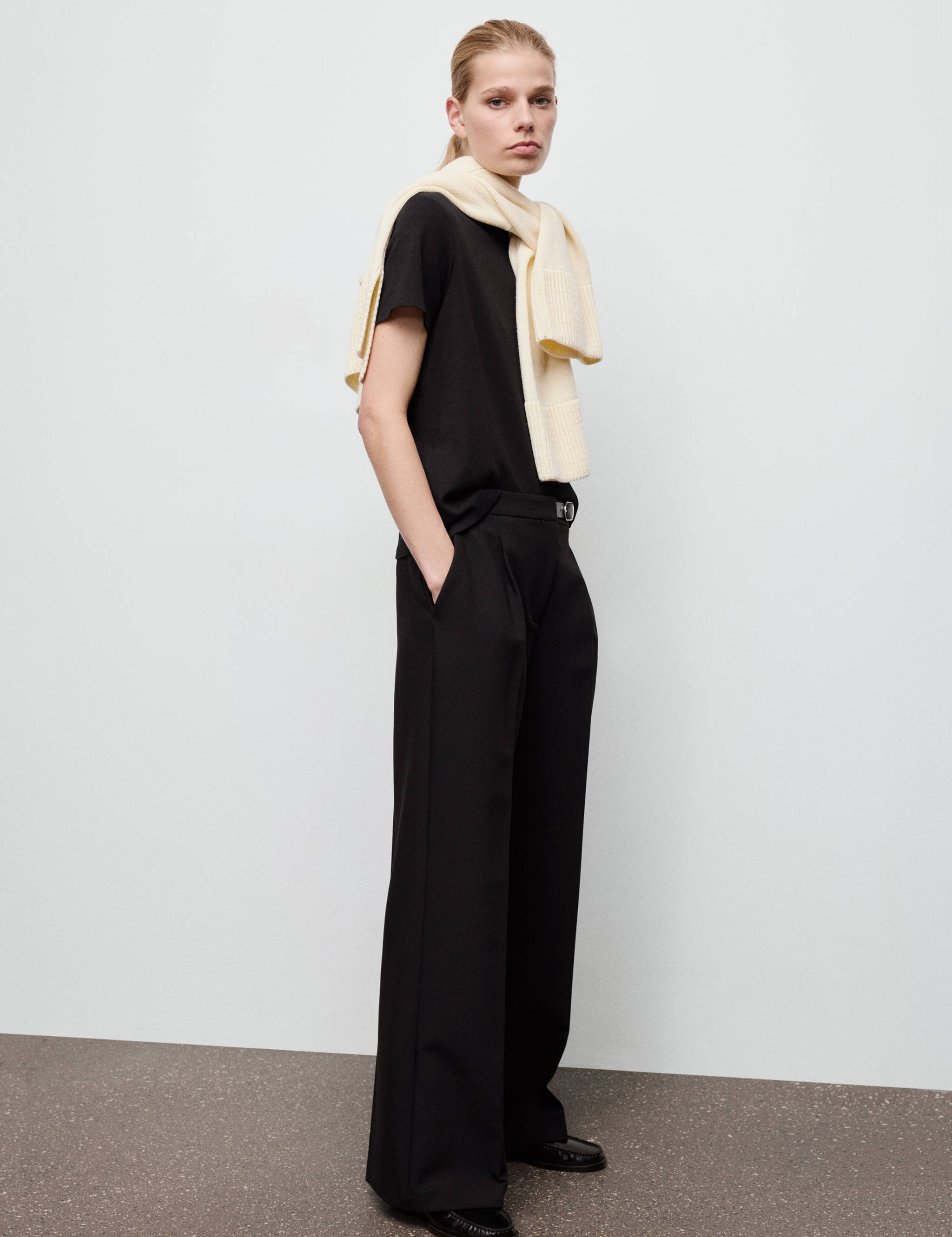 Mango t-shirt riti in black-001