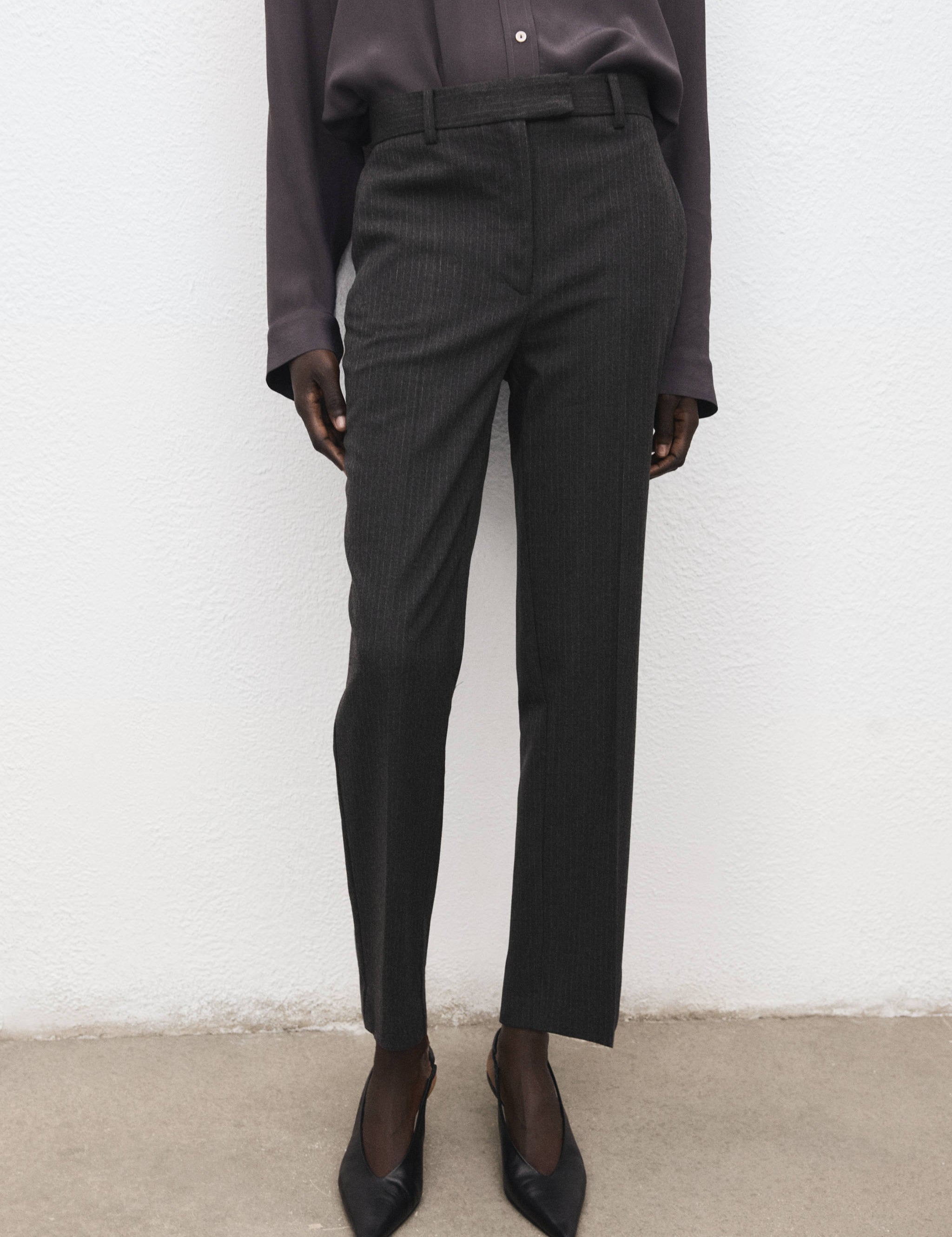 Mango trousers newarm in grey-002