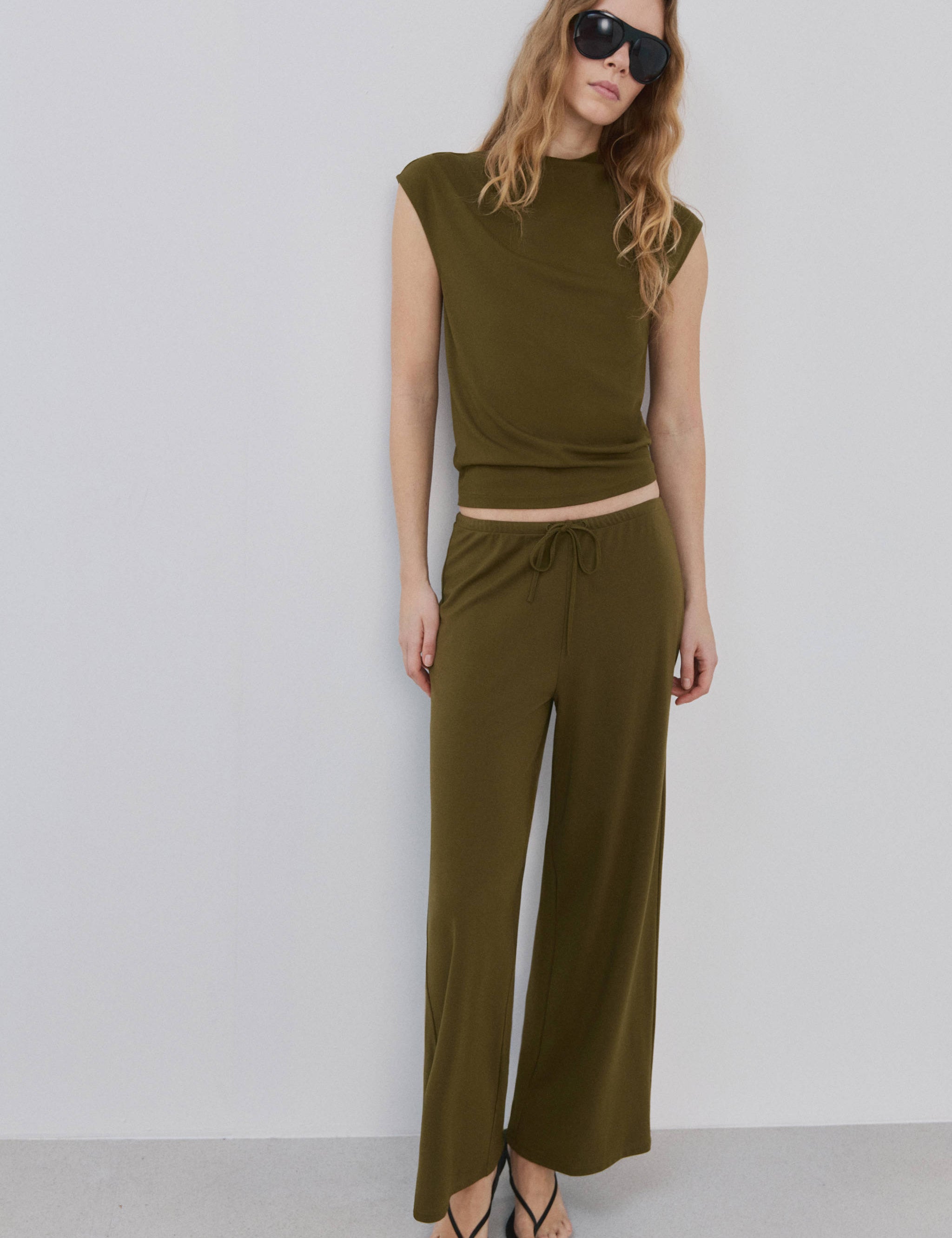 Mango trousers candelap in khaki-001