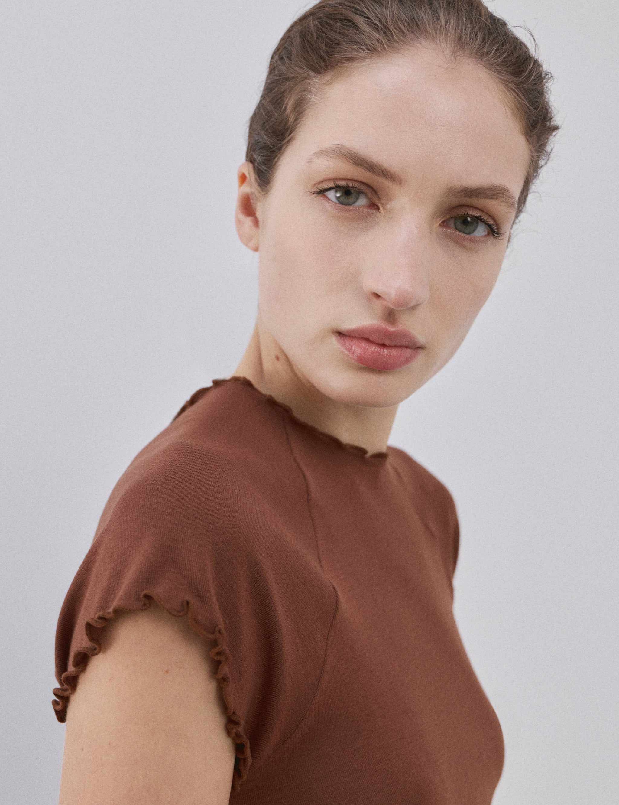 Mango t-shirt curlita in brown-002