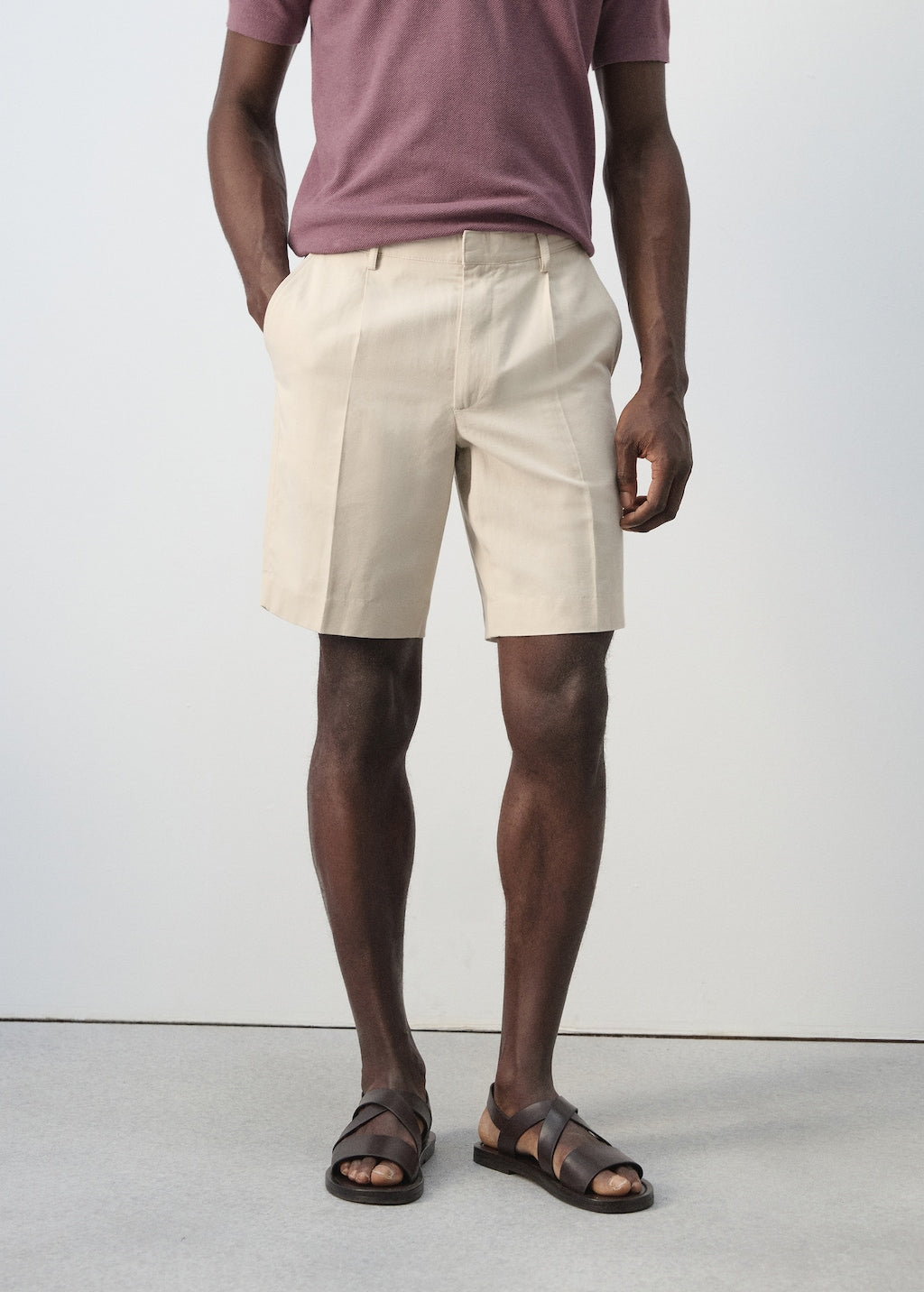 Mango shorts boren in sand - Image 1