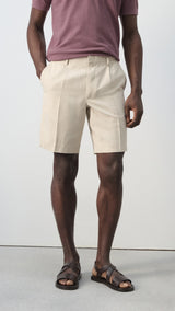 Mango shorts boren in sand - Image 1