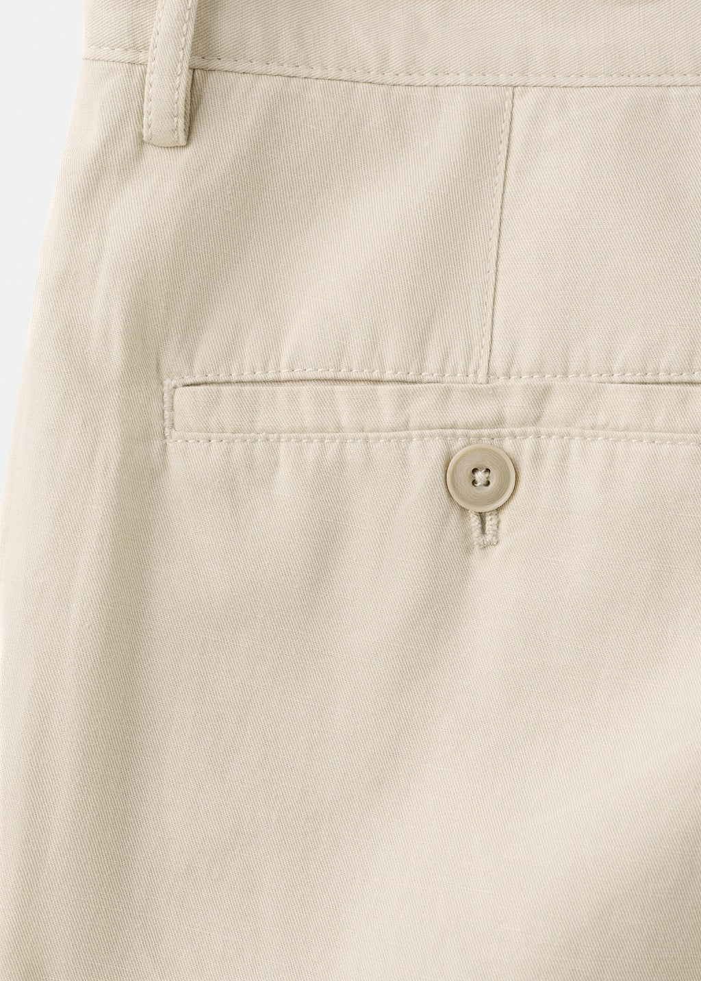 Mango shorts boren in sand - Image 3