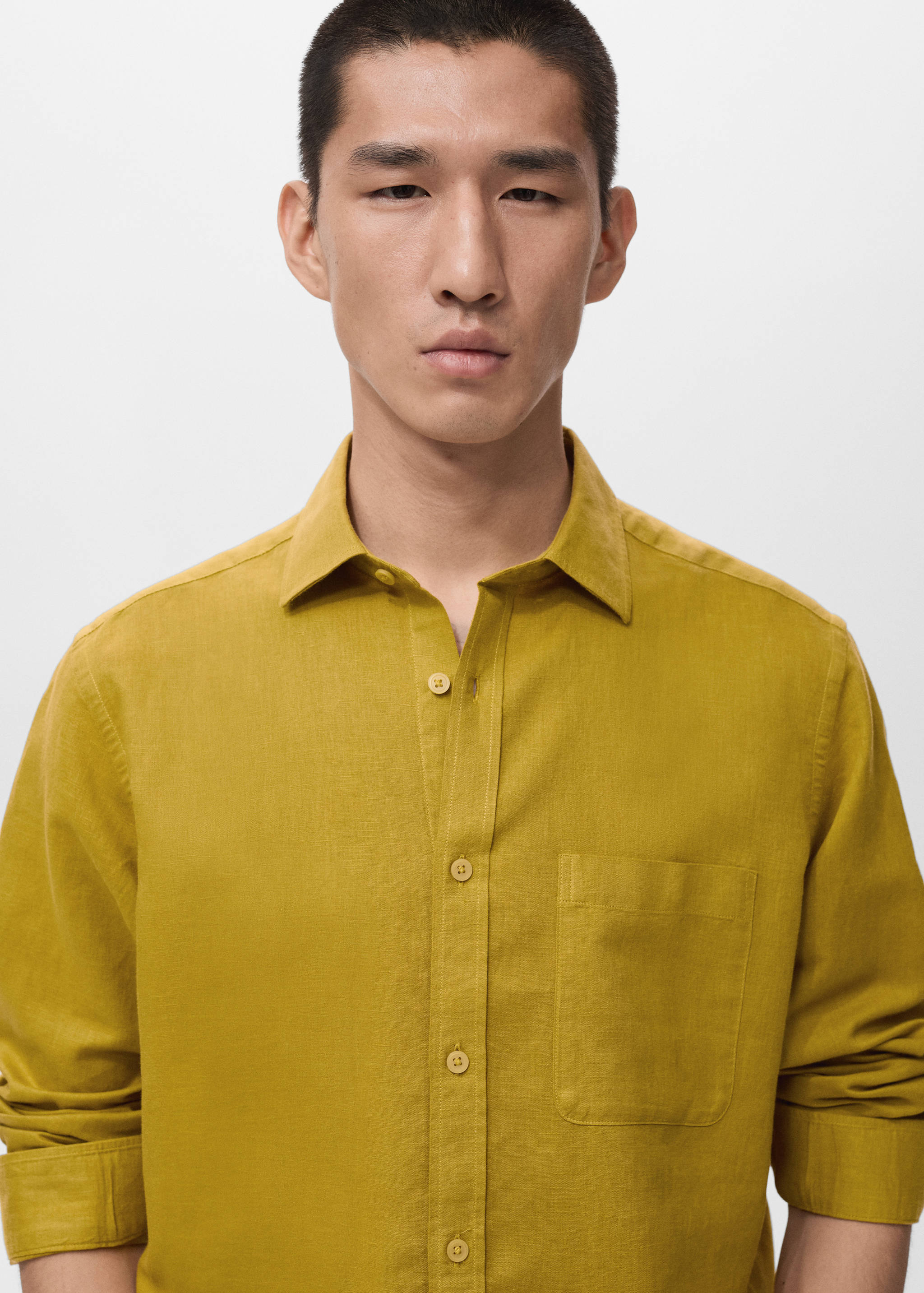 Mango shirt avispa in color 19-004