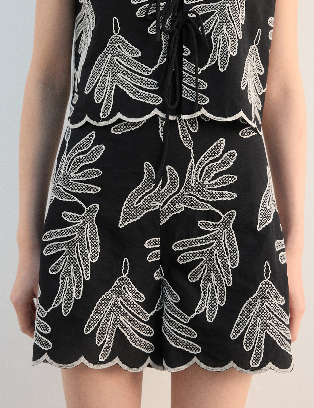 Mango shorts ginger in black - Image 1