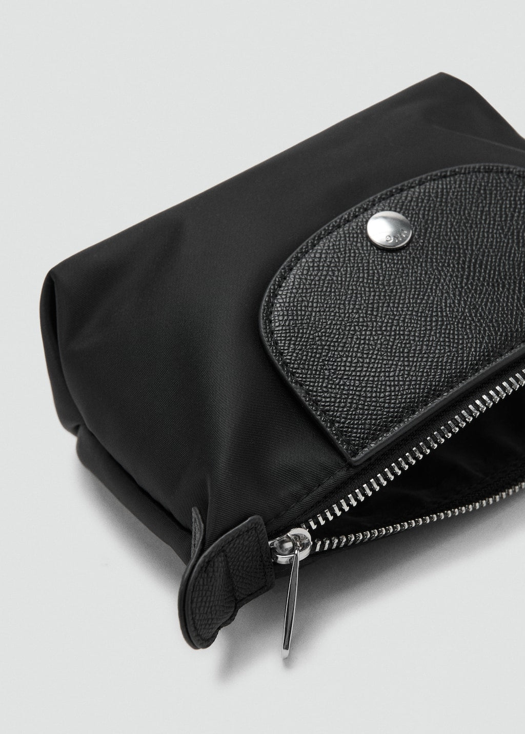 Mango cosmetic bag nanda in black - Image 3