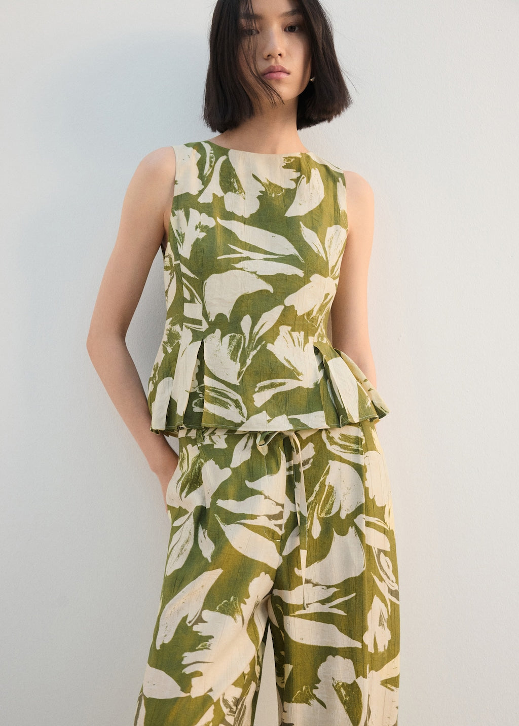 Mango trousers spin in green - Image 4
