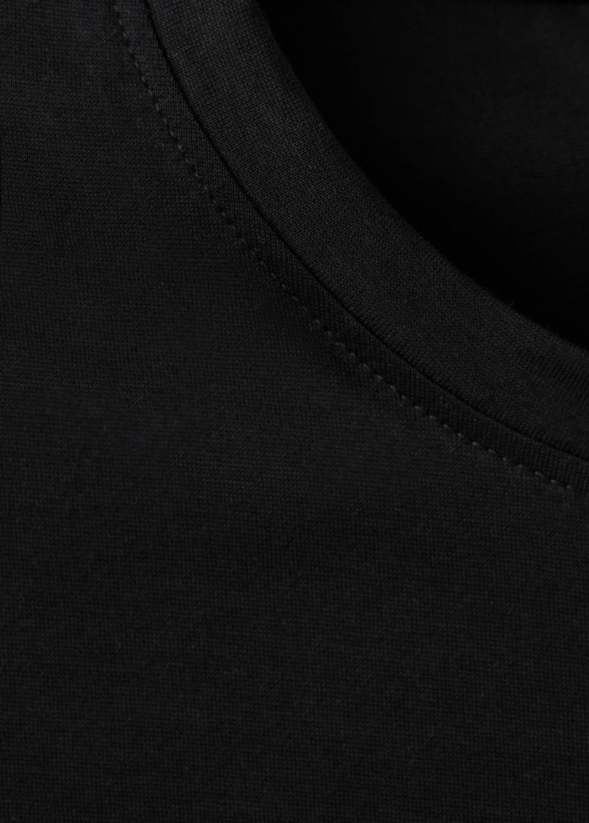 Mango camiseta bellow in black