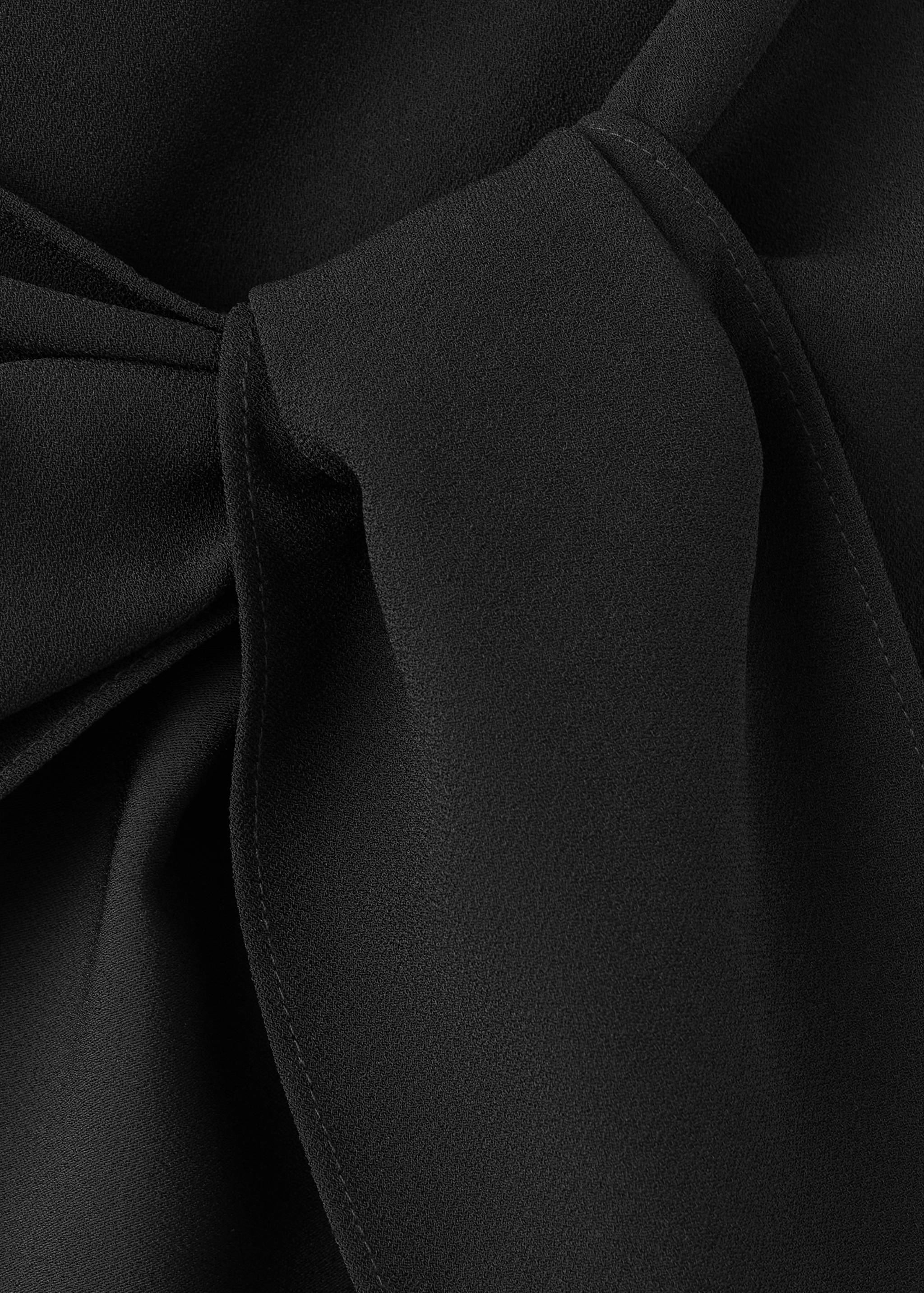 Mango shorts pistacho in black