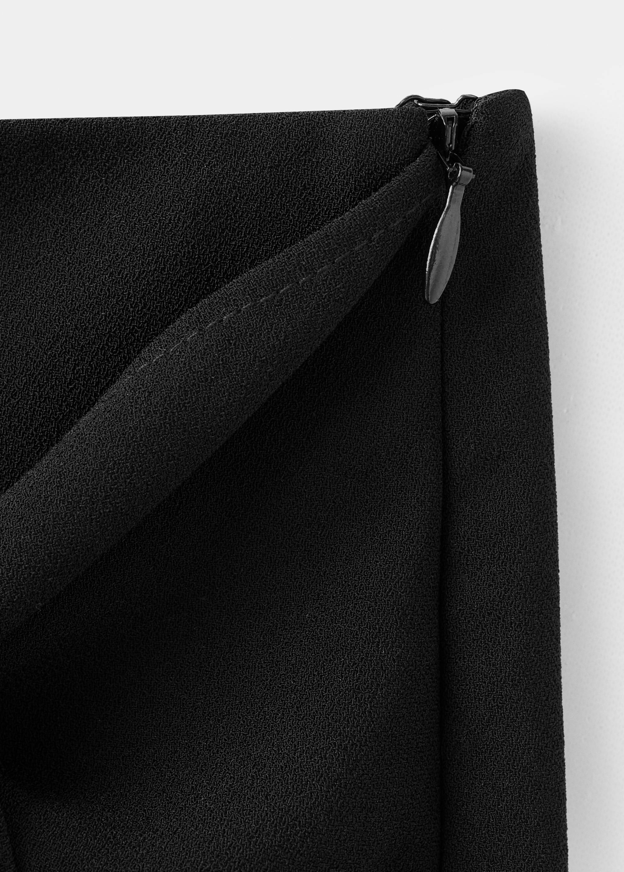 Mango shorts pistacho in black
