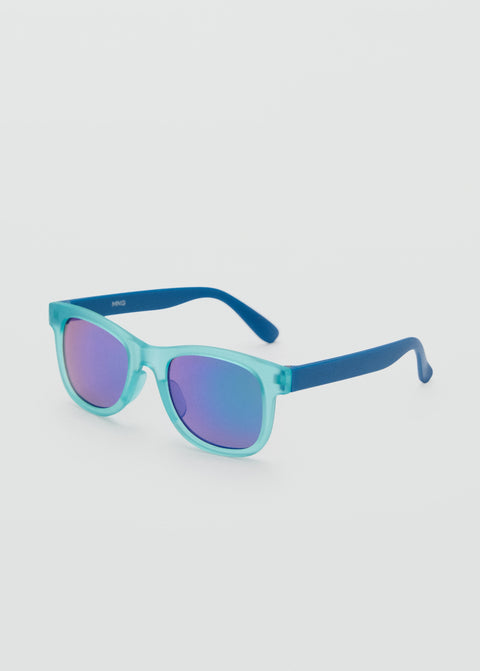 Mango sunglasses square in carpet