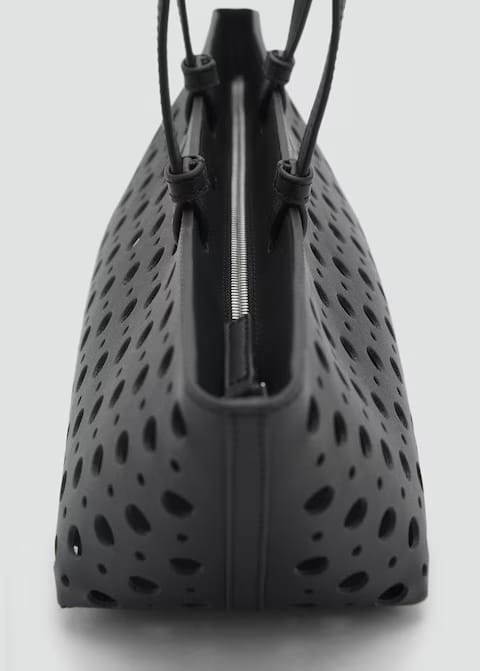Mango shoulder bag troque in black