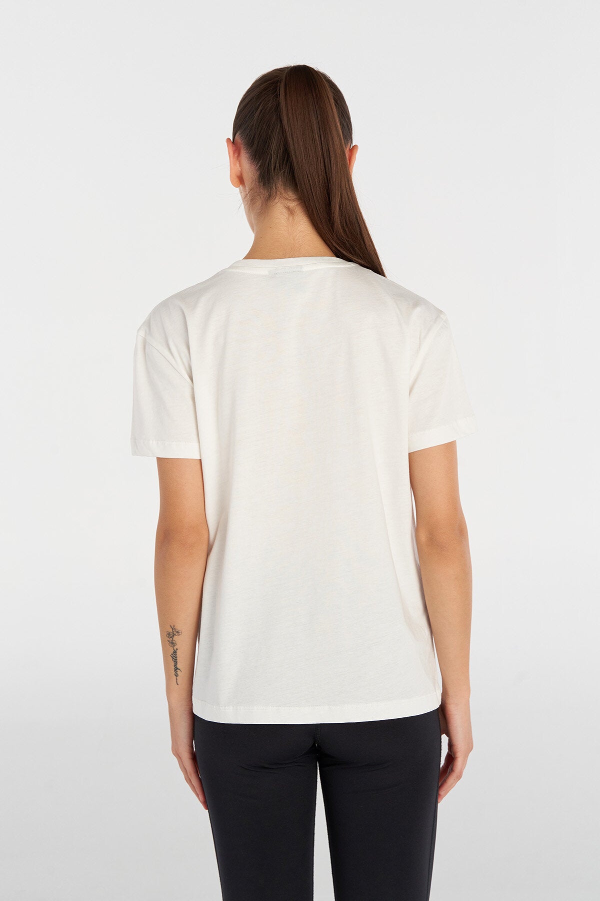 Hummel hmlDORY t-shirt s/s in off white - Image 3