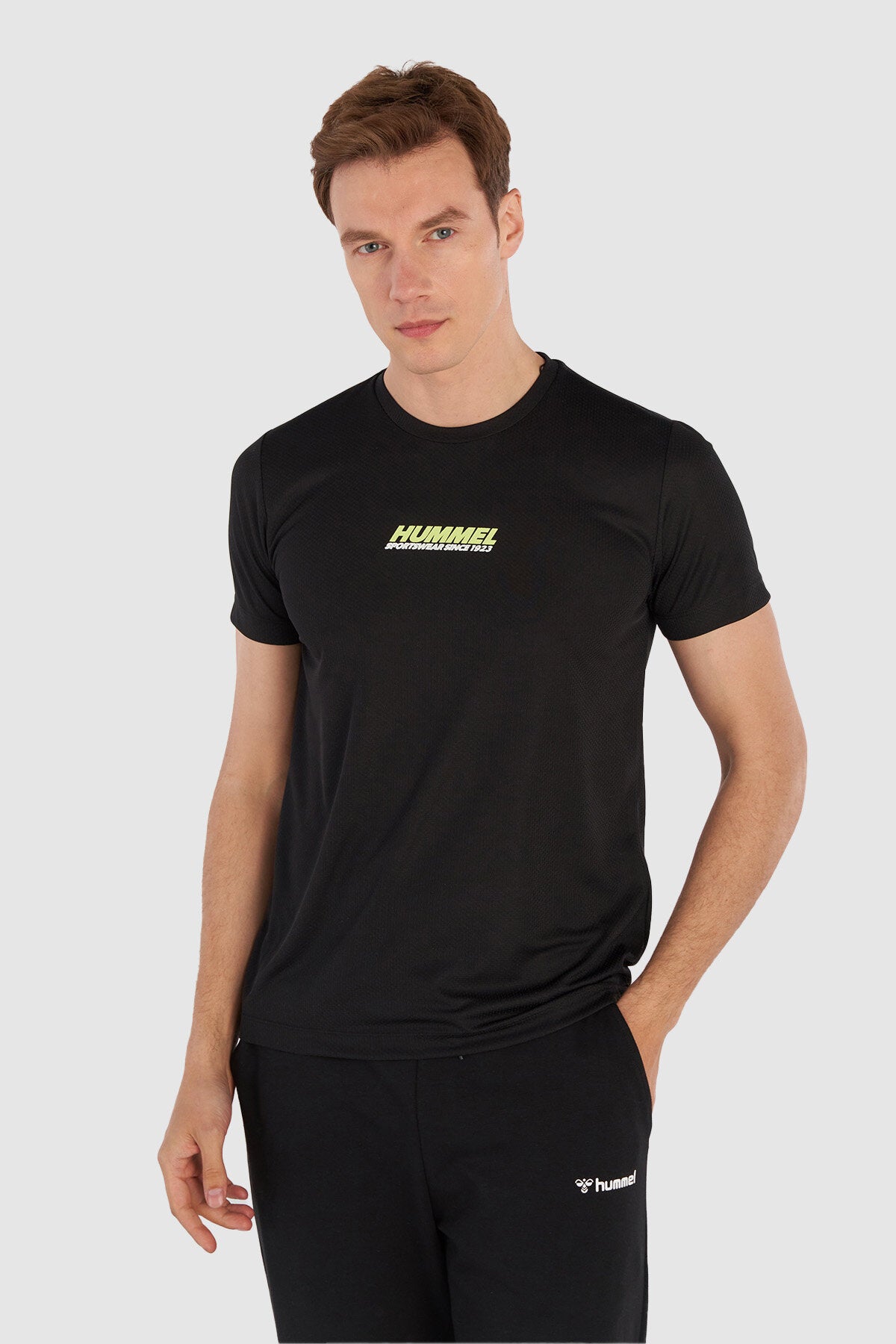 Hummel hmlFRED t-shirt s/s in black - Image 1