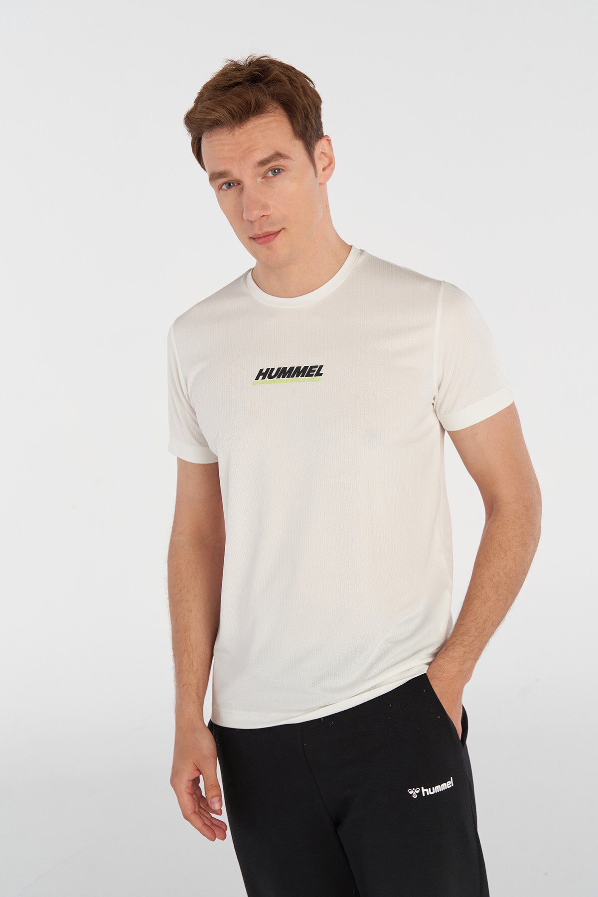 Hummel hmlFRED t-shirt s/s in off white - Image 1