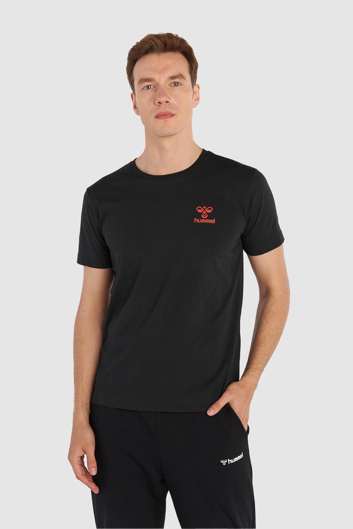 Hummel hmlLEON t-shirt s/s in black - Image 6
