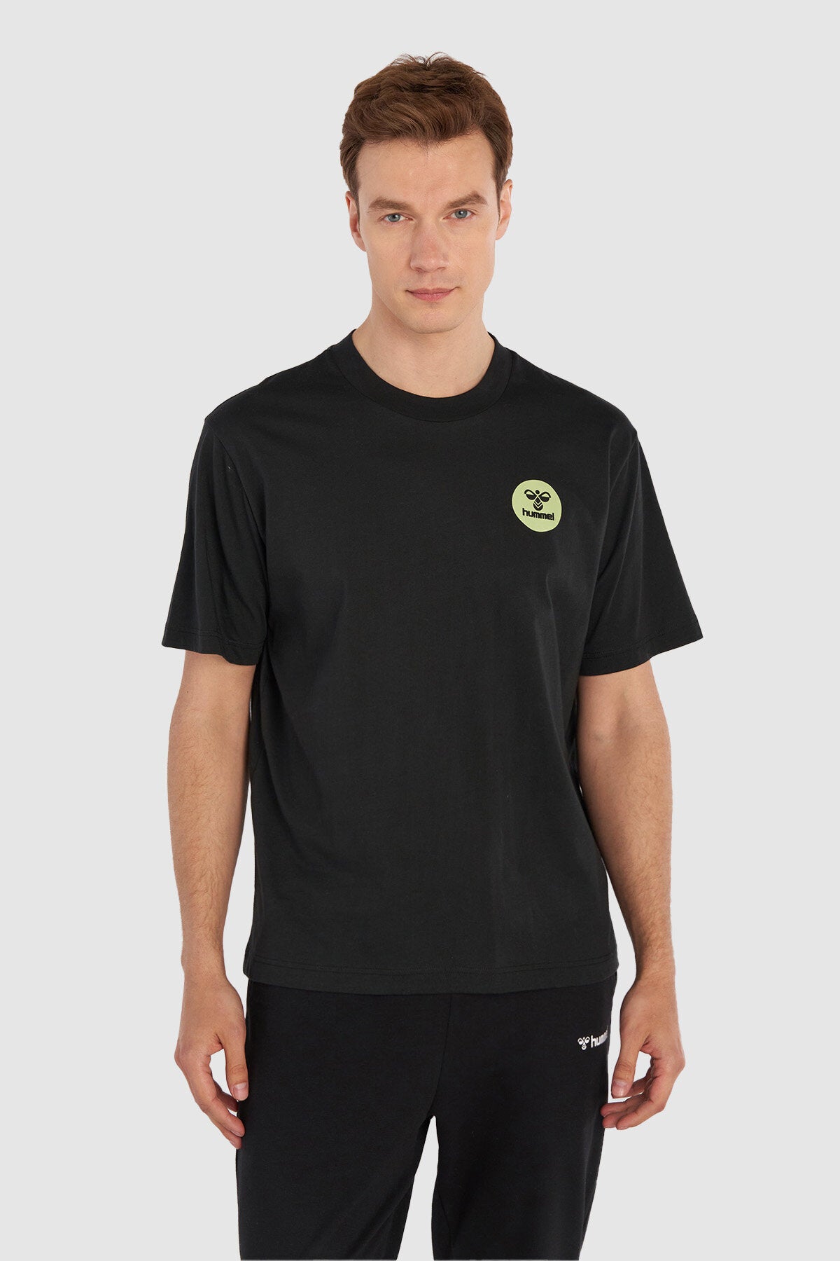 Hummel hmlMATTEO oversize t-shirt s/s in black - Image 6