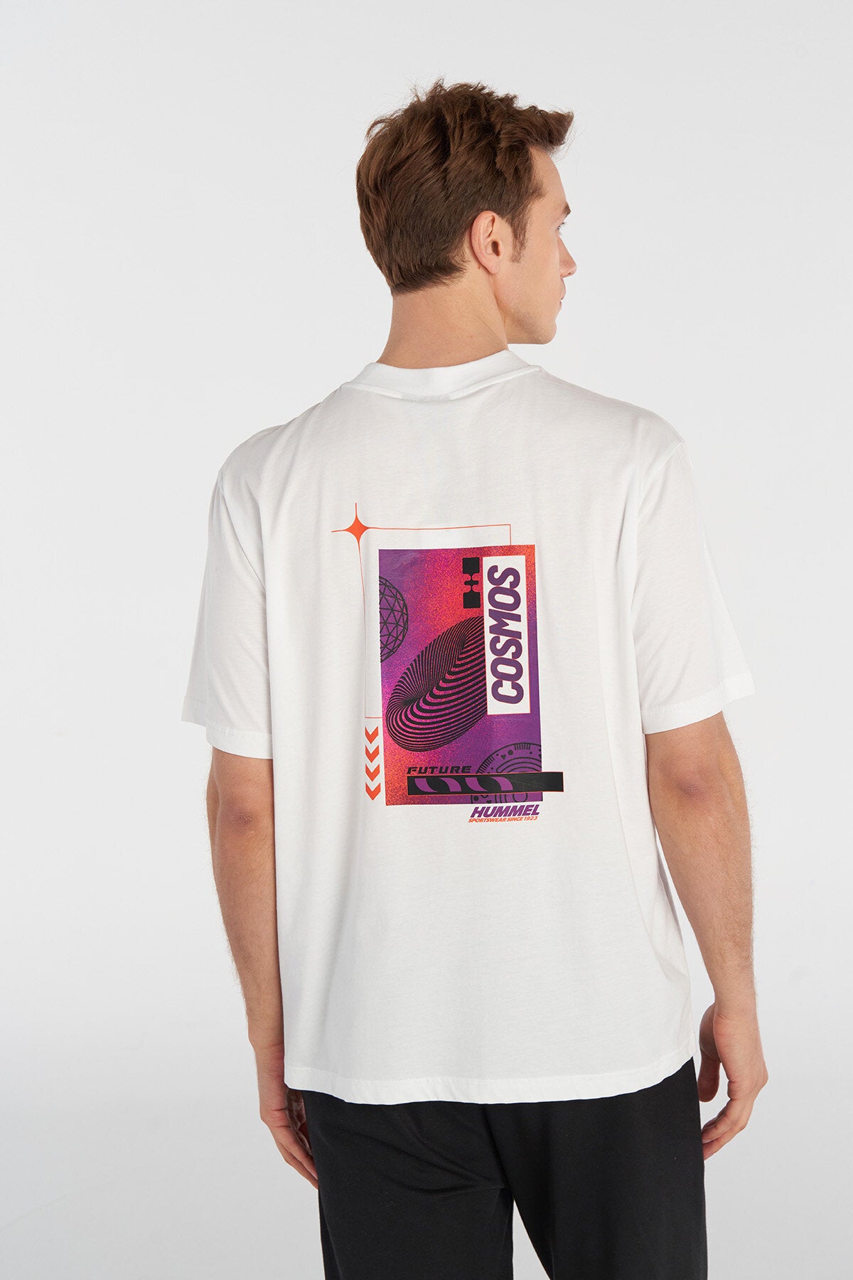 Hummel hmlWALTON oversize t-shirt s/s in off white - Image 3