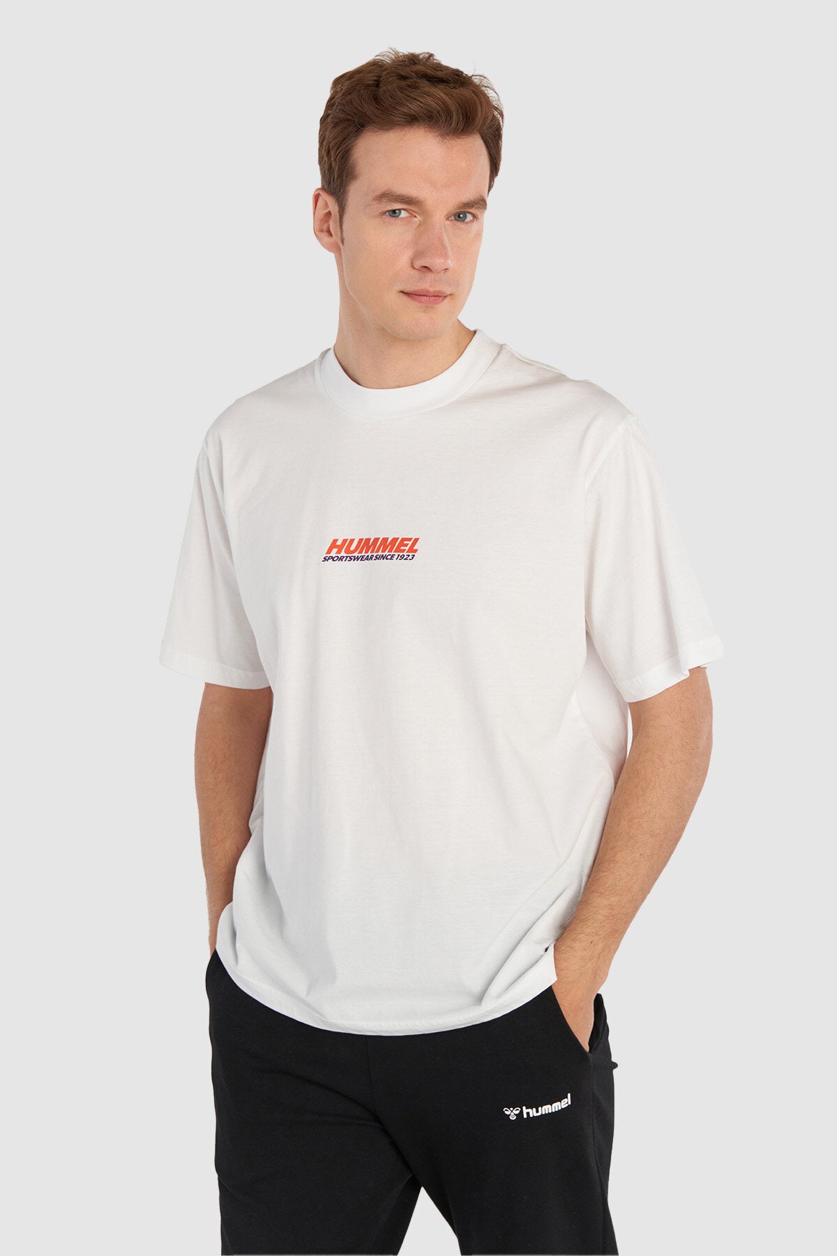 Hummel hmlWALTON oversize t-shirt s/s in off white - Image 1