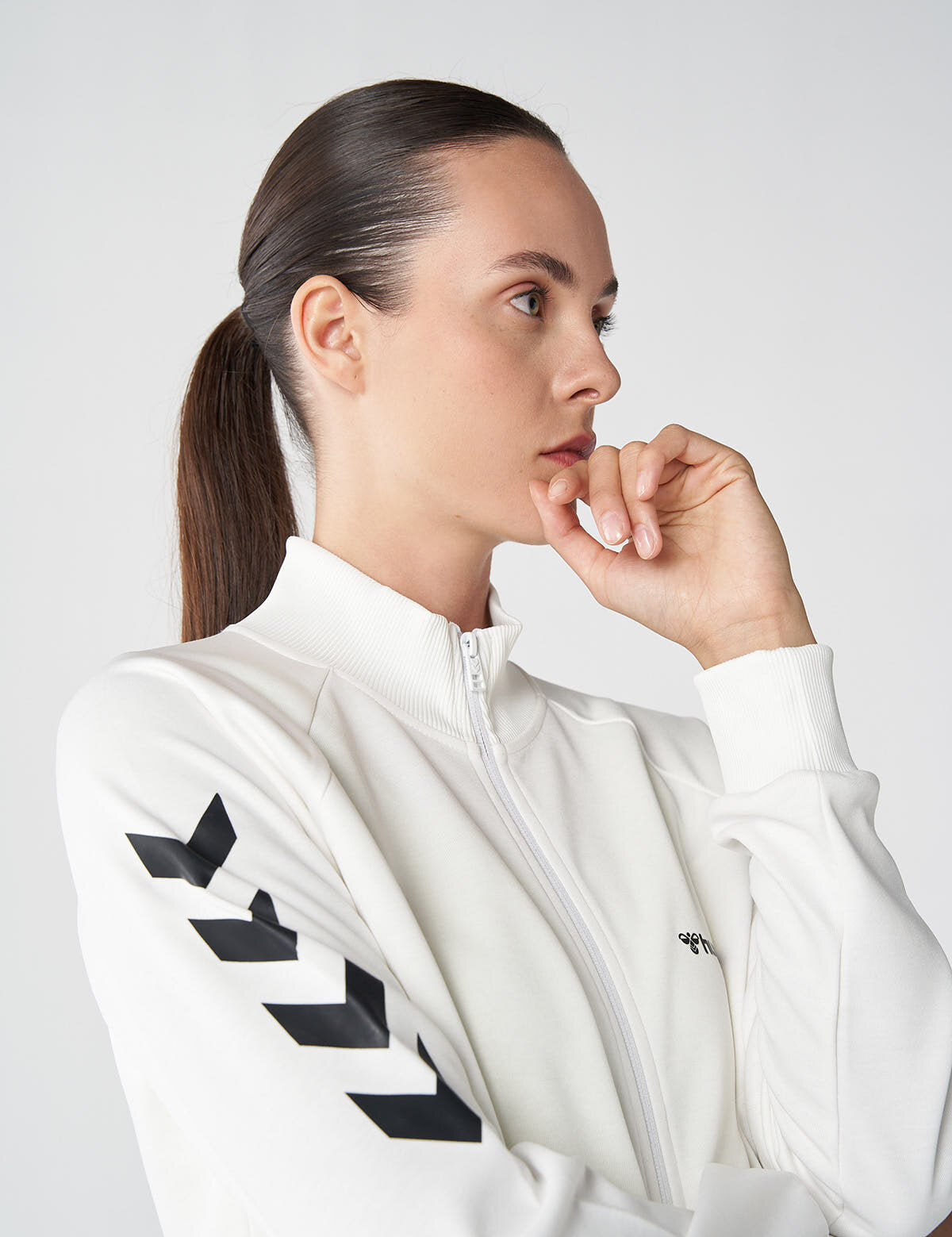 Hummel hmlGENESA zip jacket in off white - Image 2