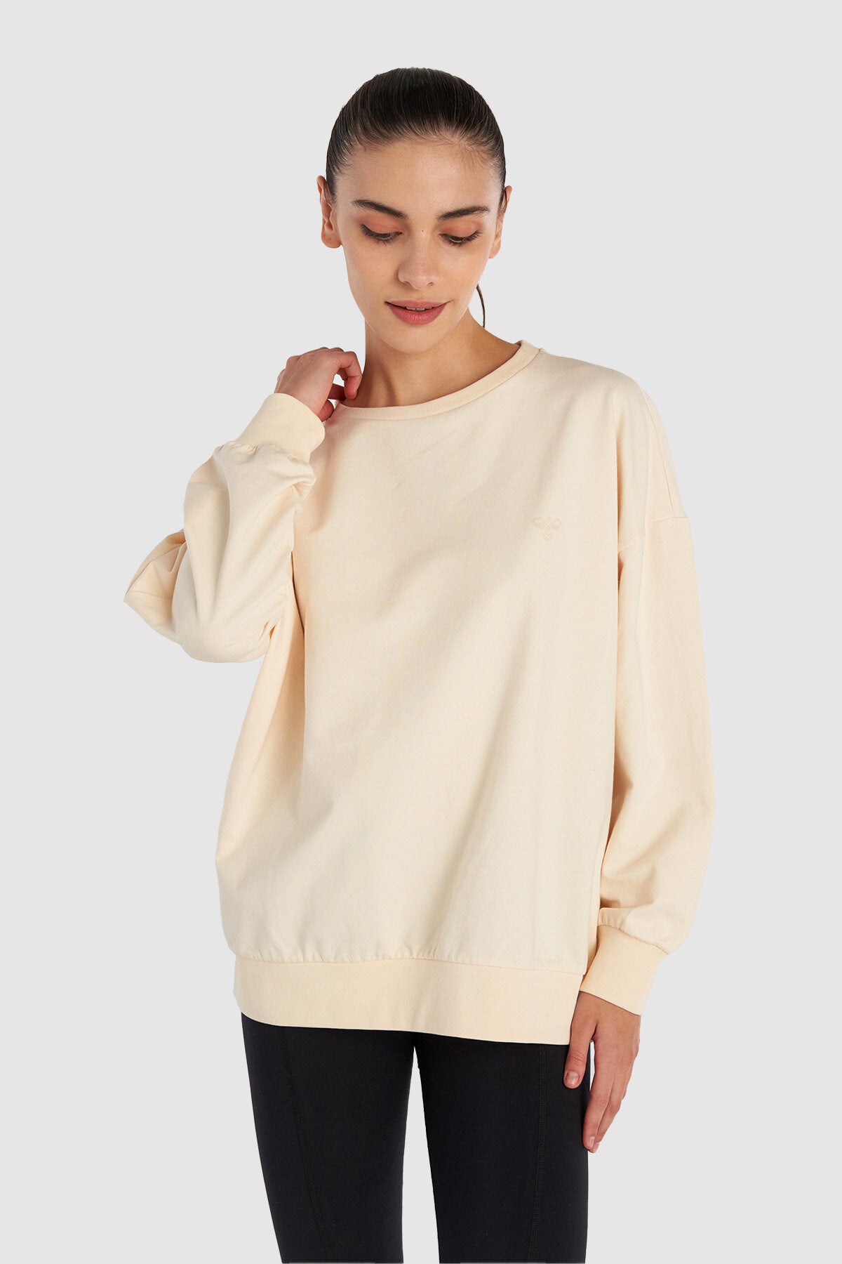 Hummel hmlAMBER sweatshirt in whitecap grey - Image 1