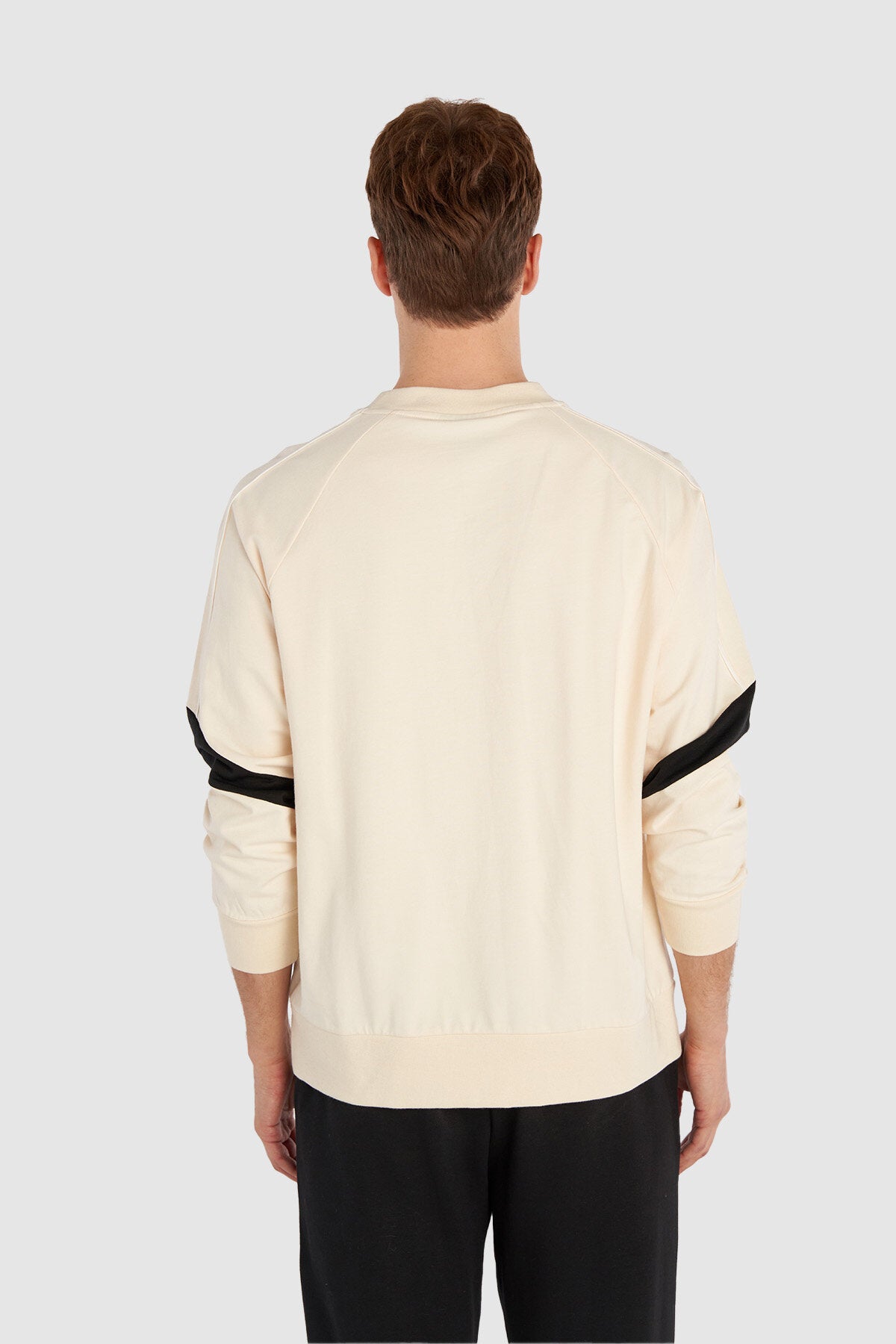 Hummel hmlJIMMY oversize sweatshirt in whitecap grey - Image 3