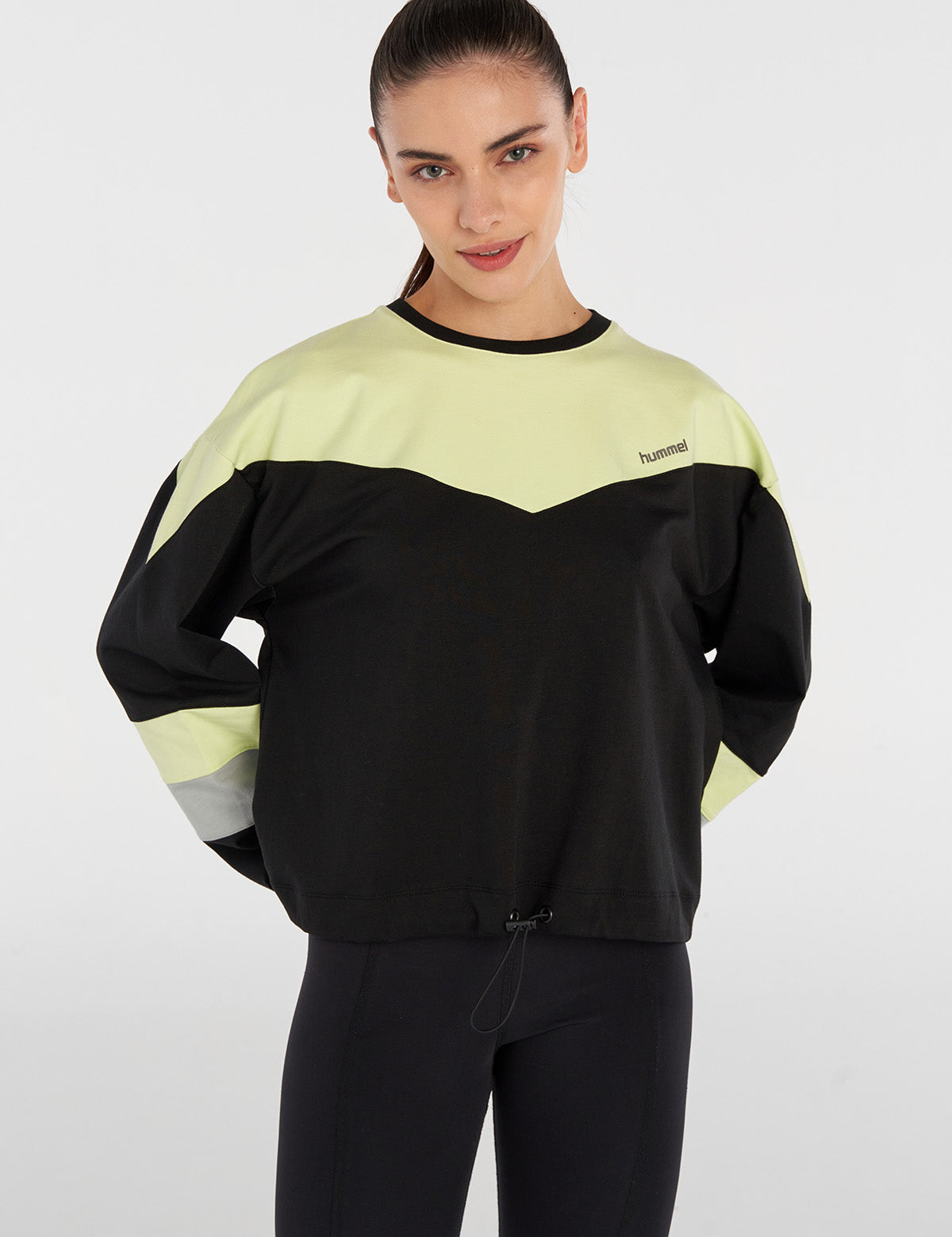 Hummel hmlMISTY sweatshirt in black - Image 1