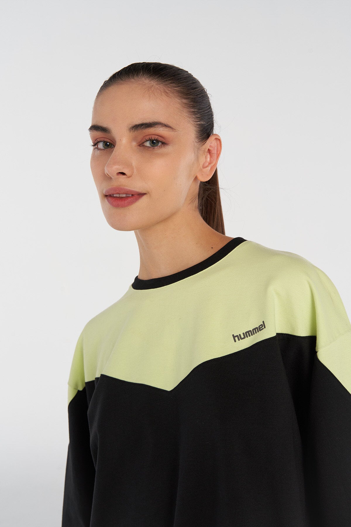 Hummel hmlMISTY sweatshirt in black - Image 7