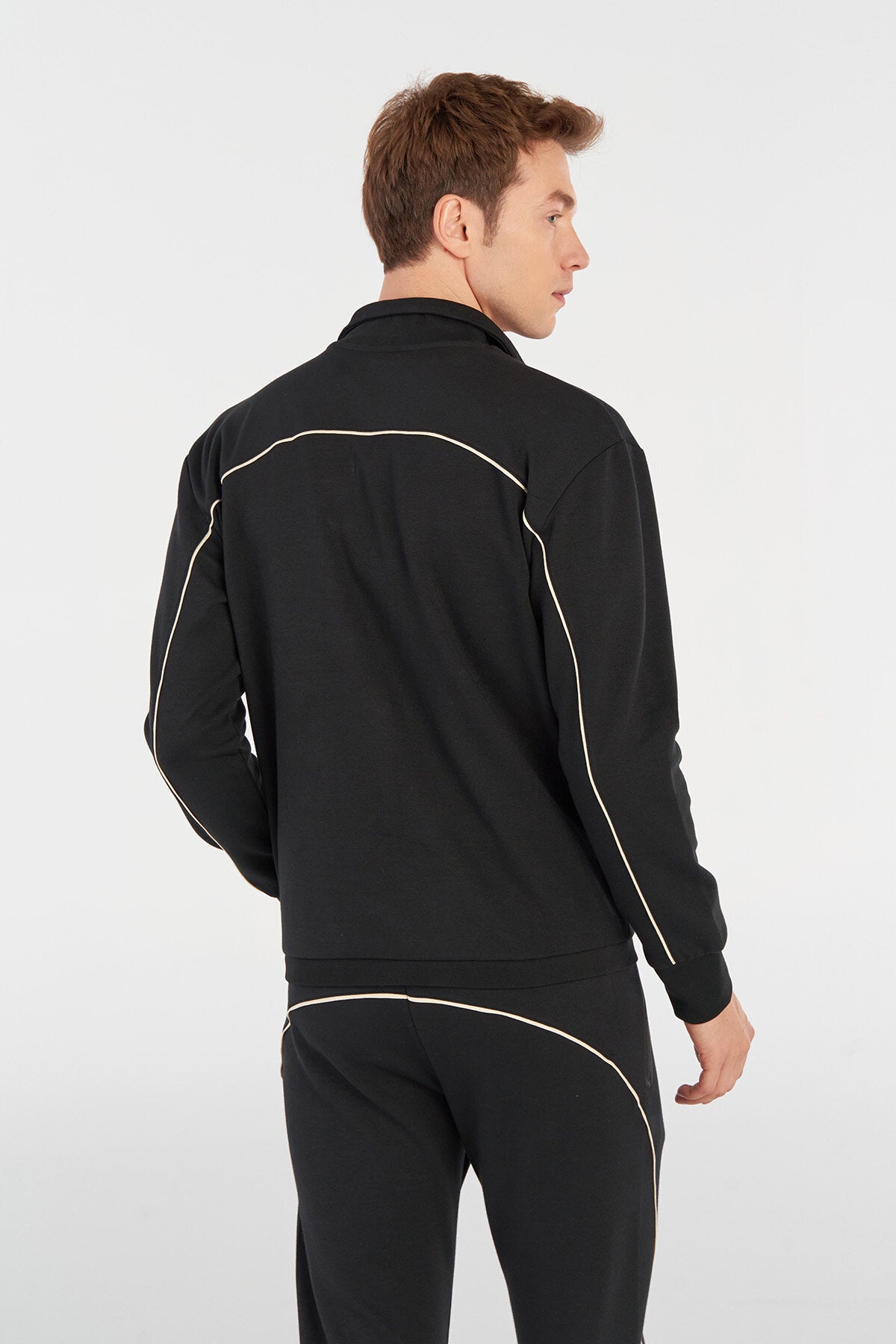 Hummel hmlROYAL zip jacket in black - Image 3
