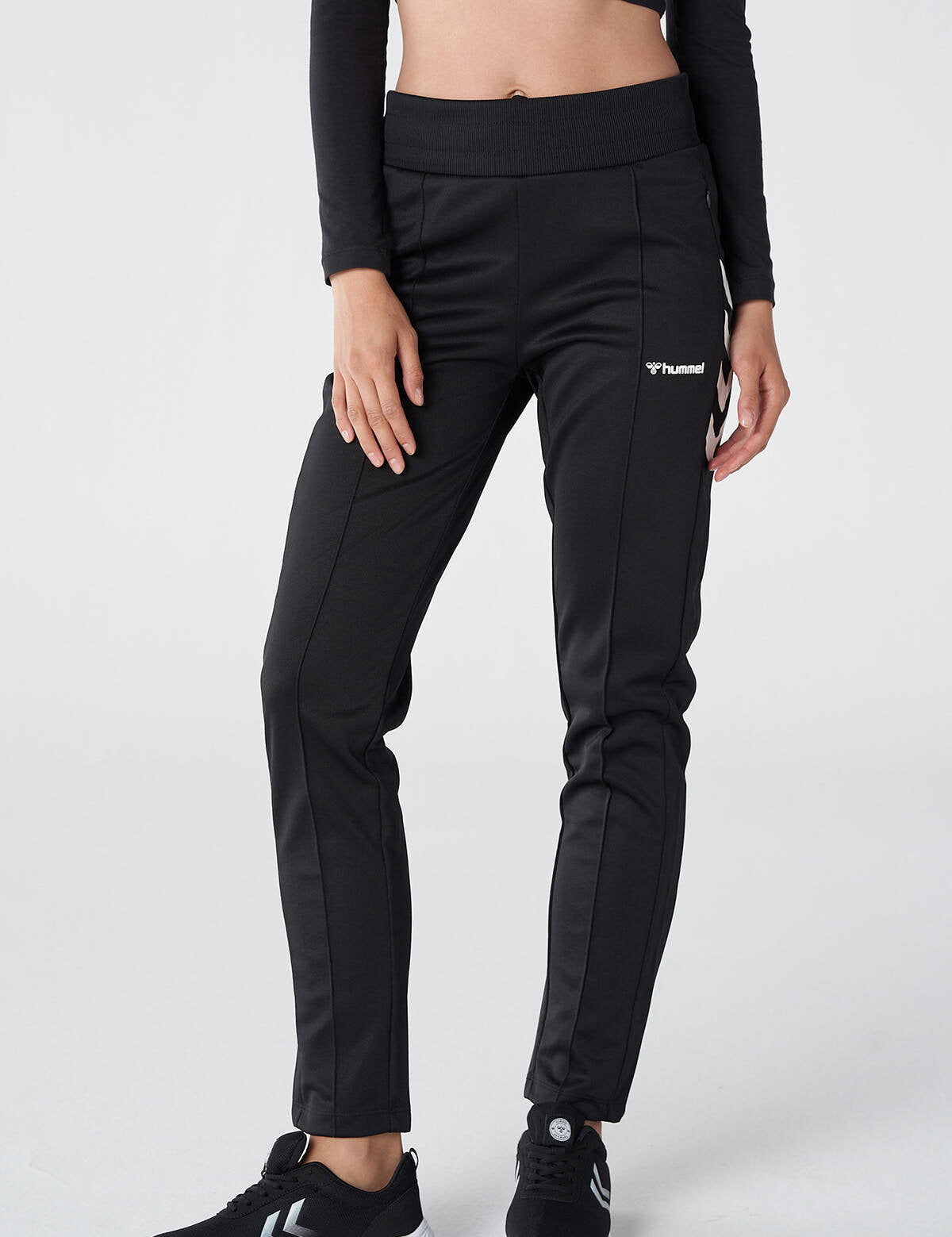 Hummel hmlGENESA pants in black - Image 1