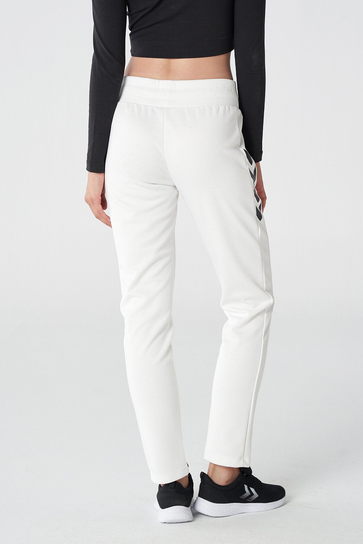Hummel hmlGENESA pants in off white - Image 3