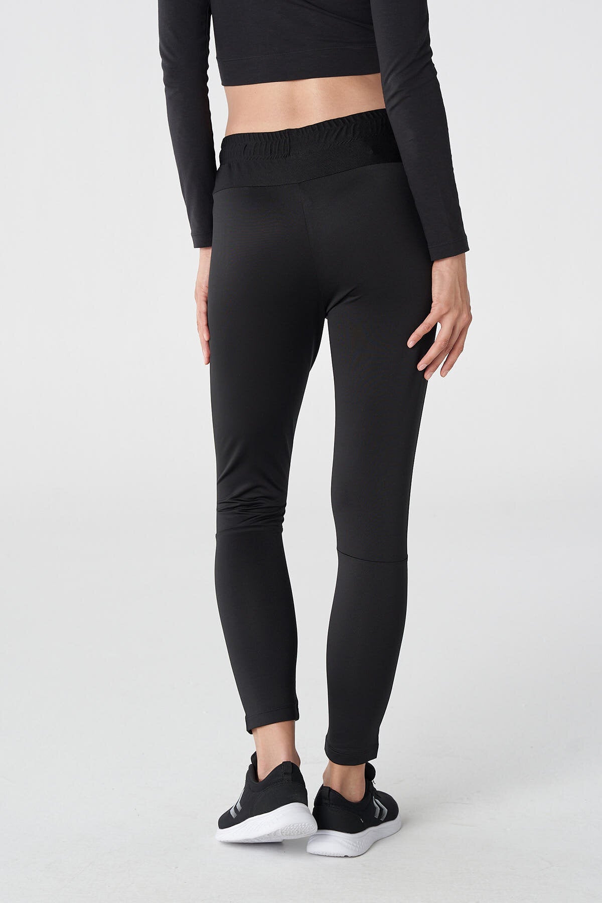 Hummel hmlLARA pants in black - Image 3