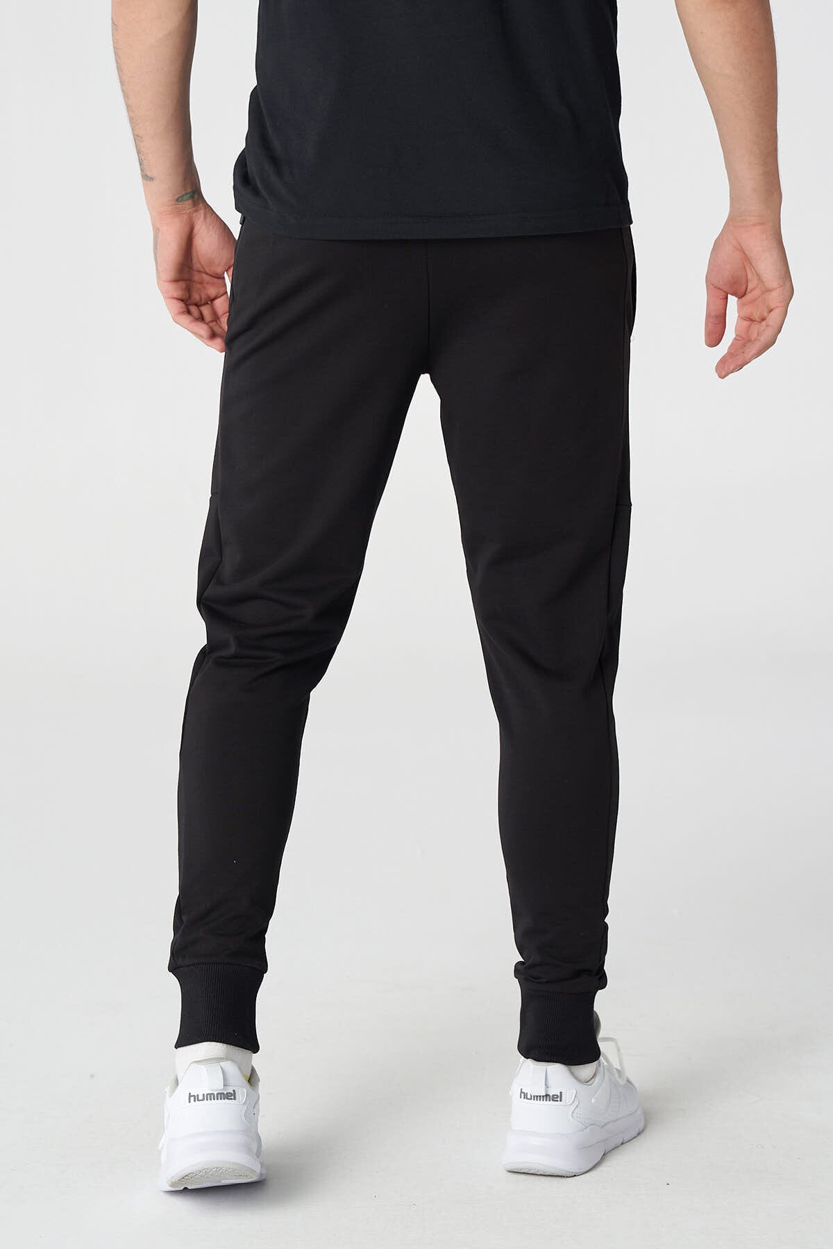 Hummel hmlYISSA pants in black - Image 3