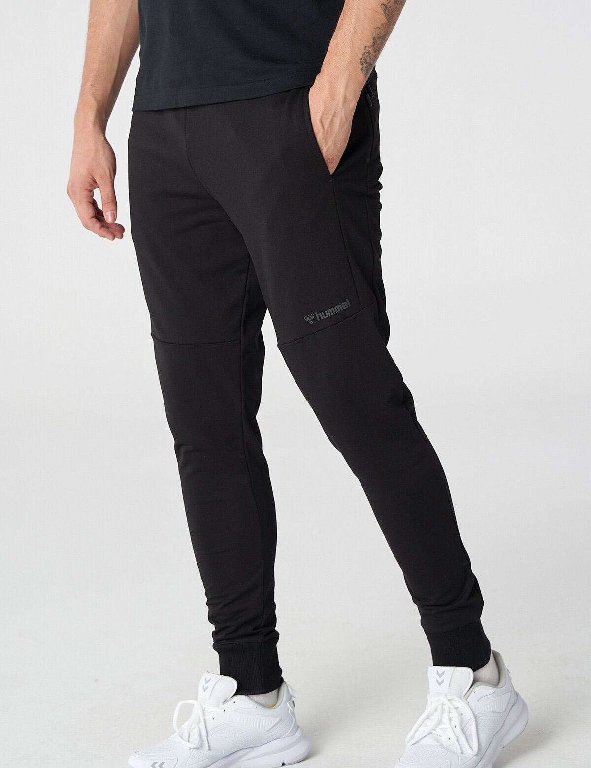 Hummel hmlYISSA pants in black - Image 1