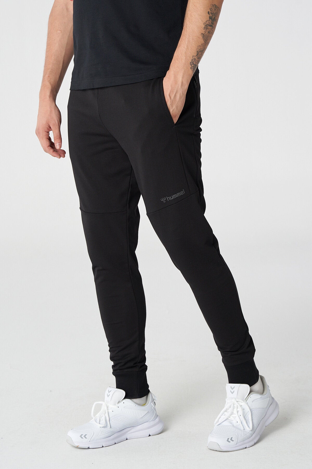 Hummel hmlYISSA pants in black - Image 1