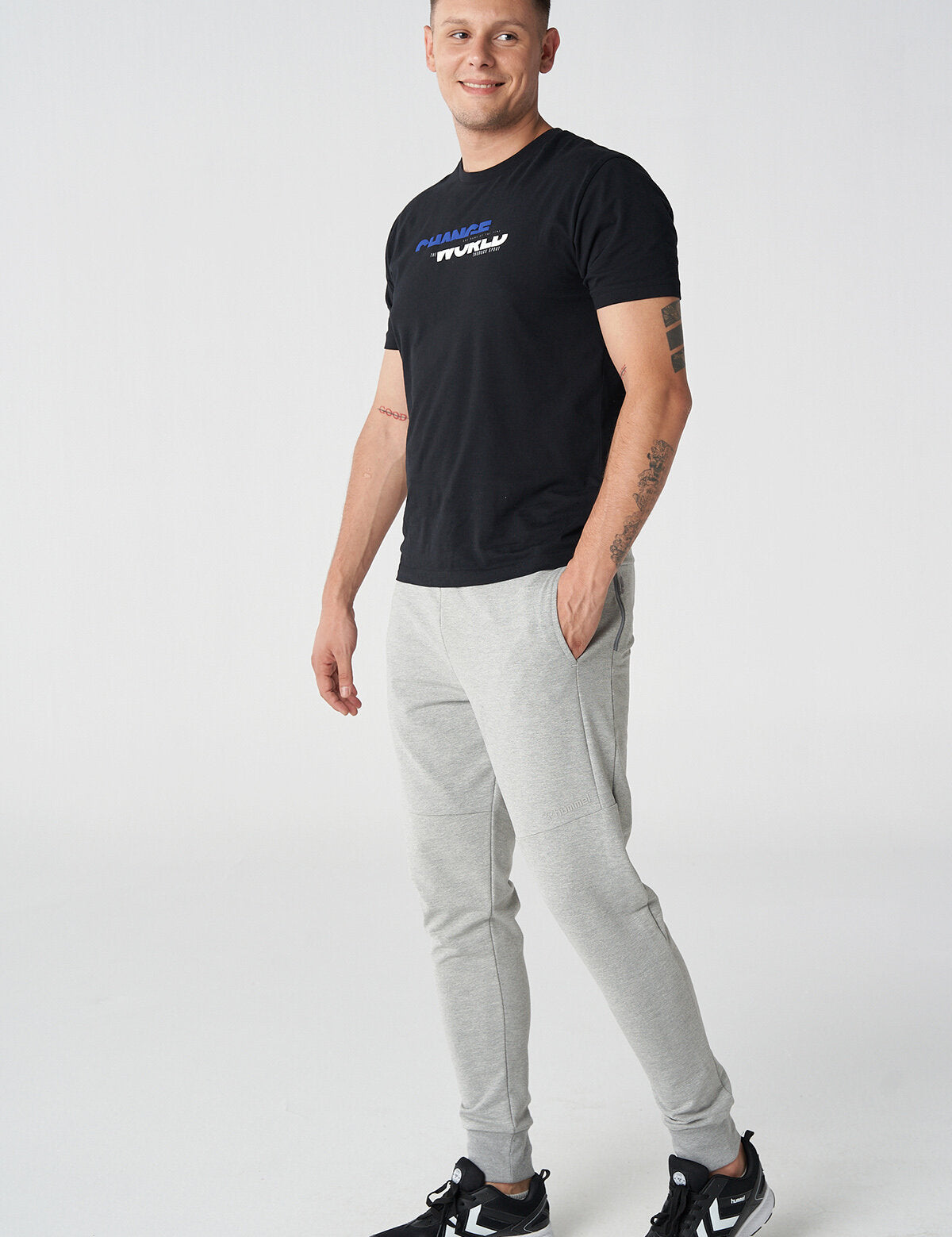 Hummel hmlYISSA pants in grey melange - Image 2