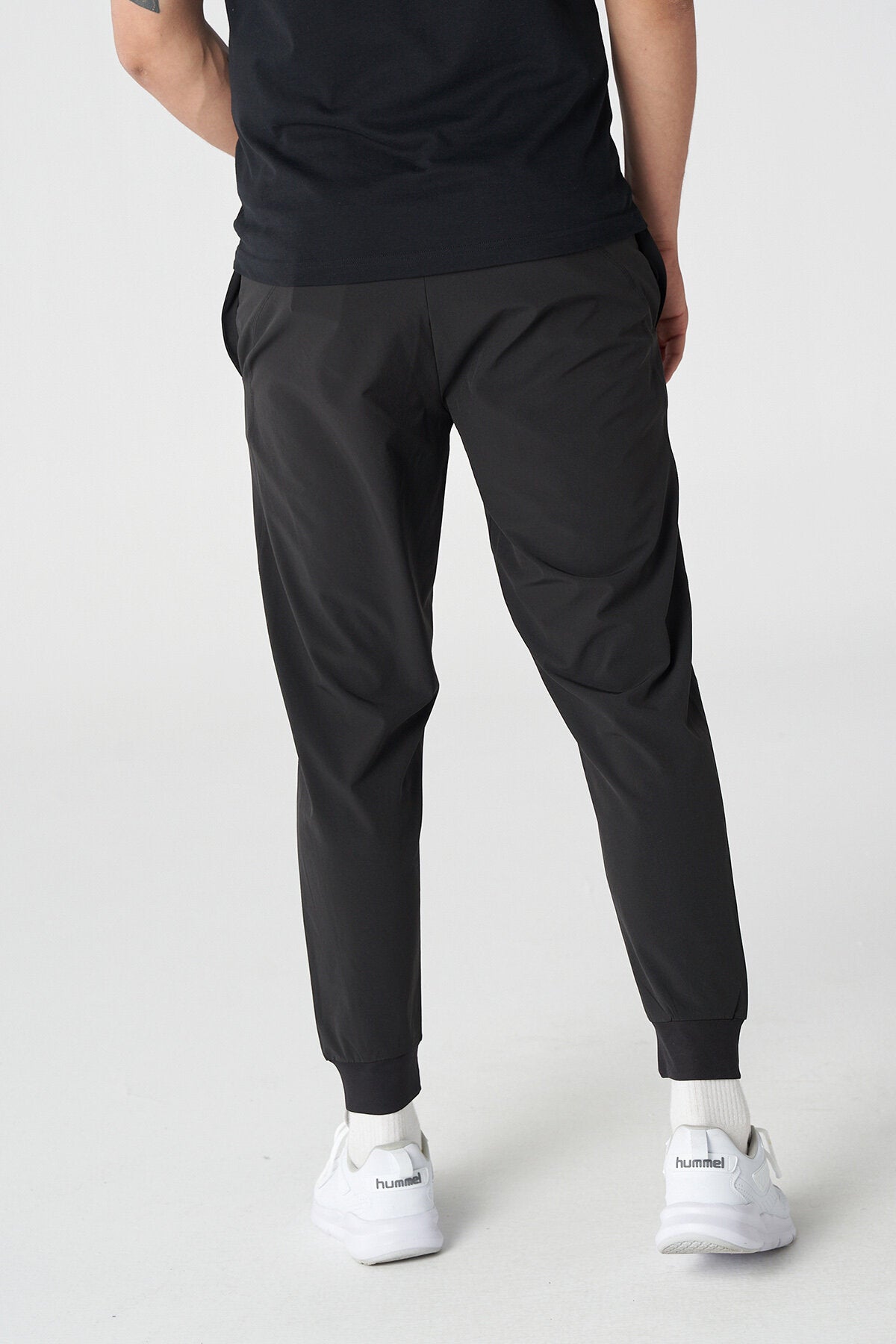 Hummel hmlMABELES 7 8 pants in black - Image 3